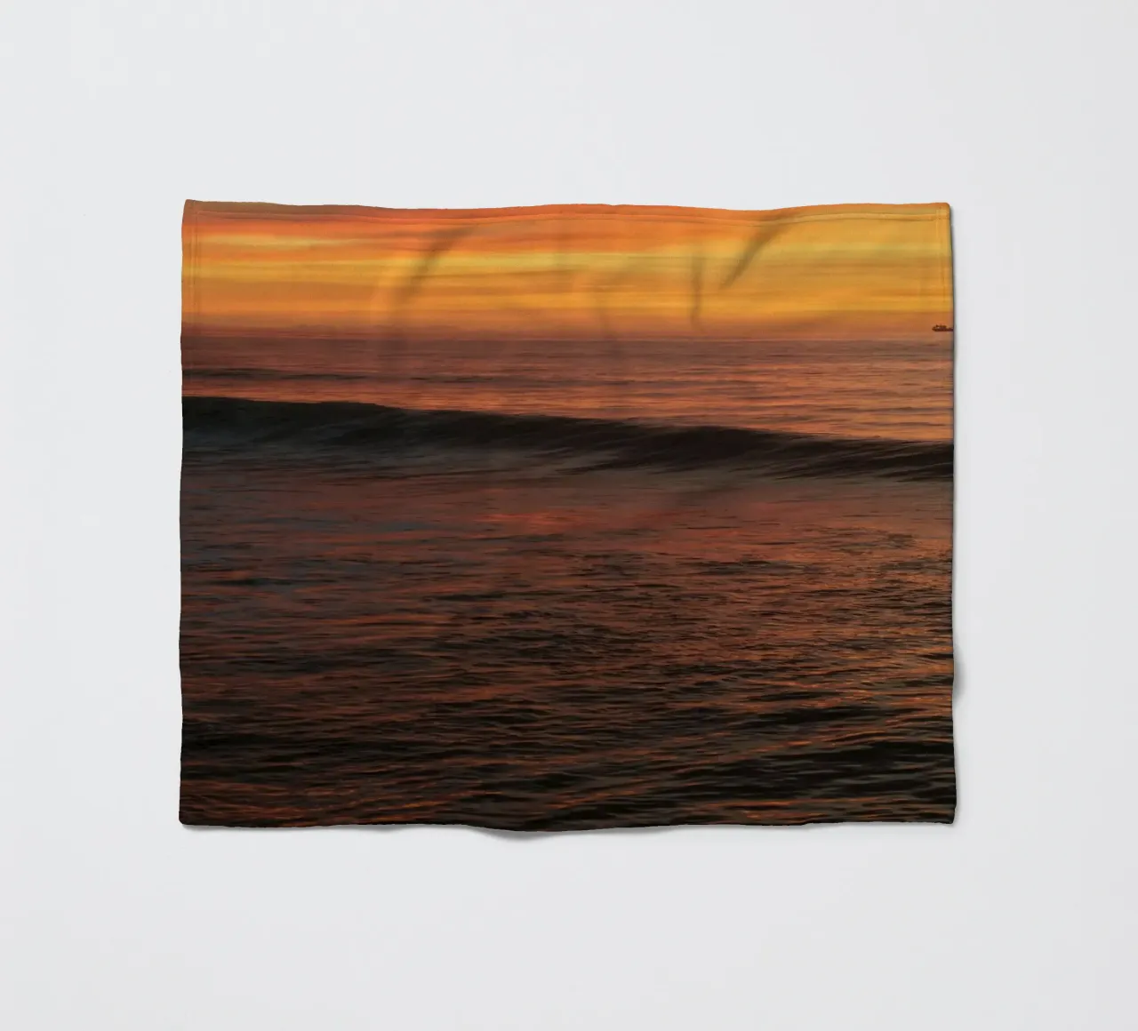 Sunset wave Fleecedecke von Moias Design