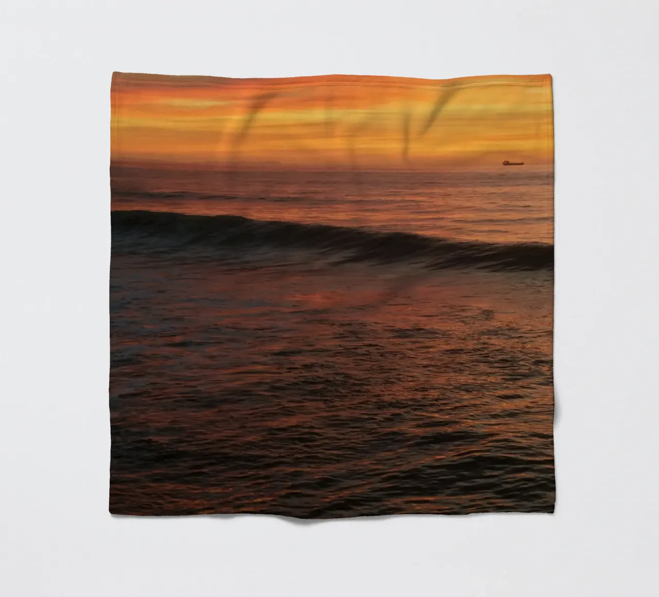 Sunset wave Fleecedecke von Moias Design