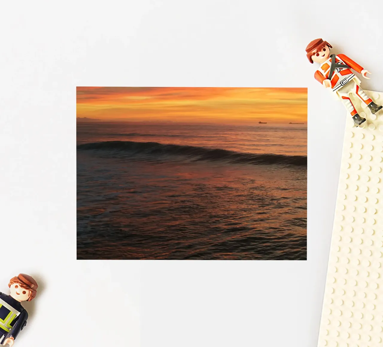 Sunset wave sticker by Moias Design