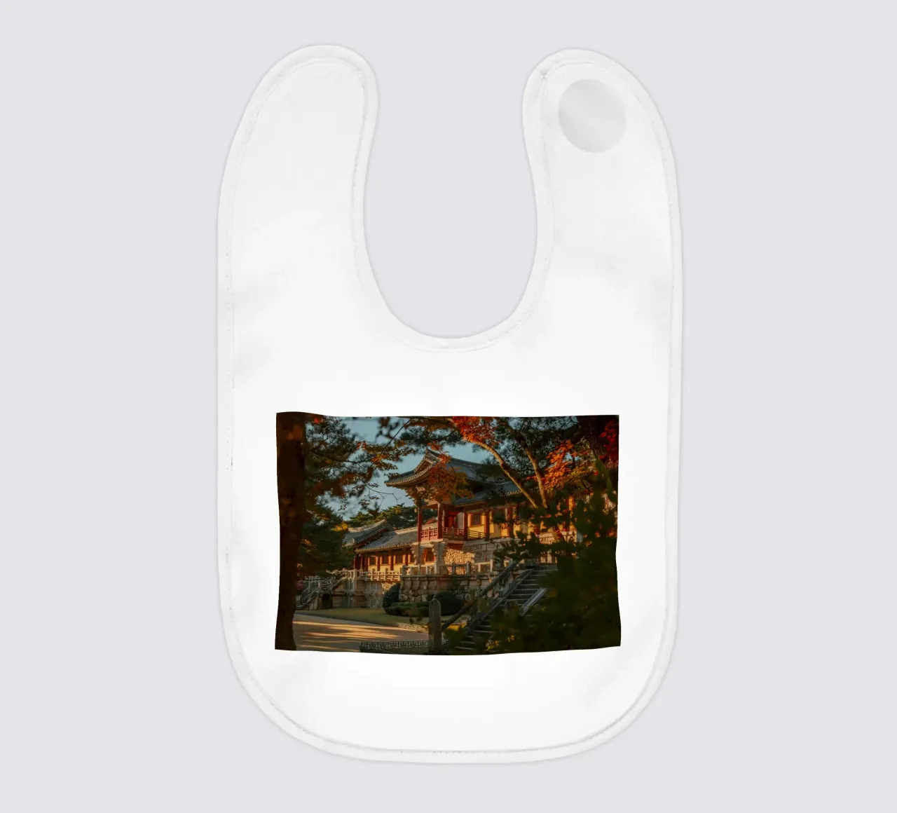 Autunno al tempio Bulguksa di Gyeongju, Corea del Sud bavaglino da mbgraphx2
