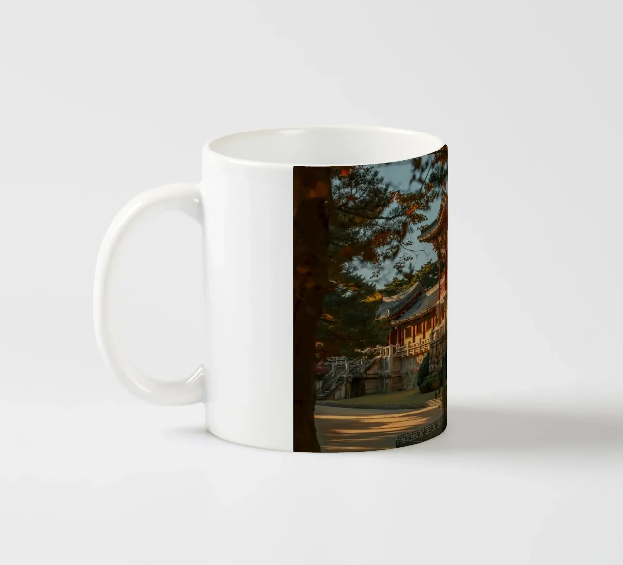 Autunno al tempio Bulguksa di Gyeongju, Corea del Sud tazza in ceramica da mbgraphx2