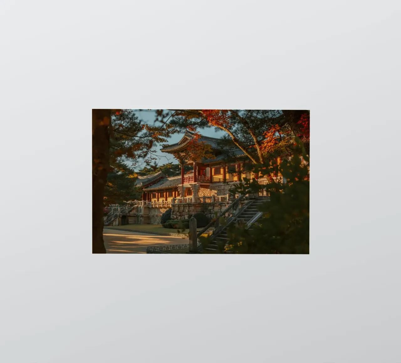 Autunno al tempio Bulguksa di Gyeongju, Corea del Sud adesivo da mbgraphx2