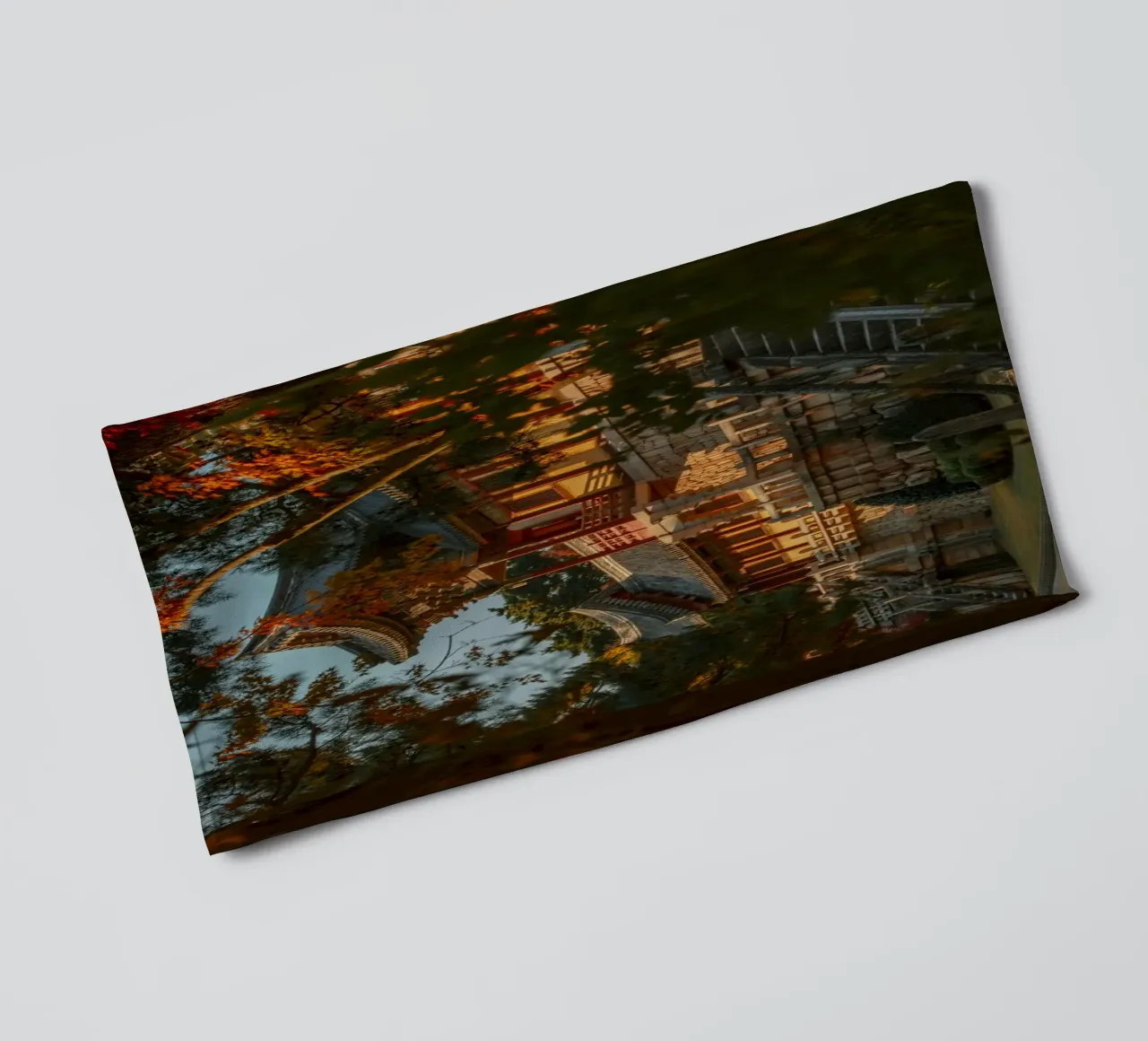 Autunno al tempio Bulguksa di Gyeongju, Corea del Sud asciugamano da bagno da mbgraphx2