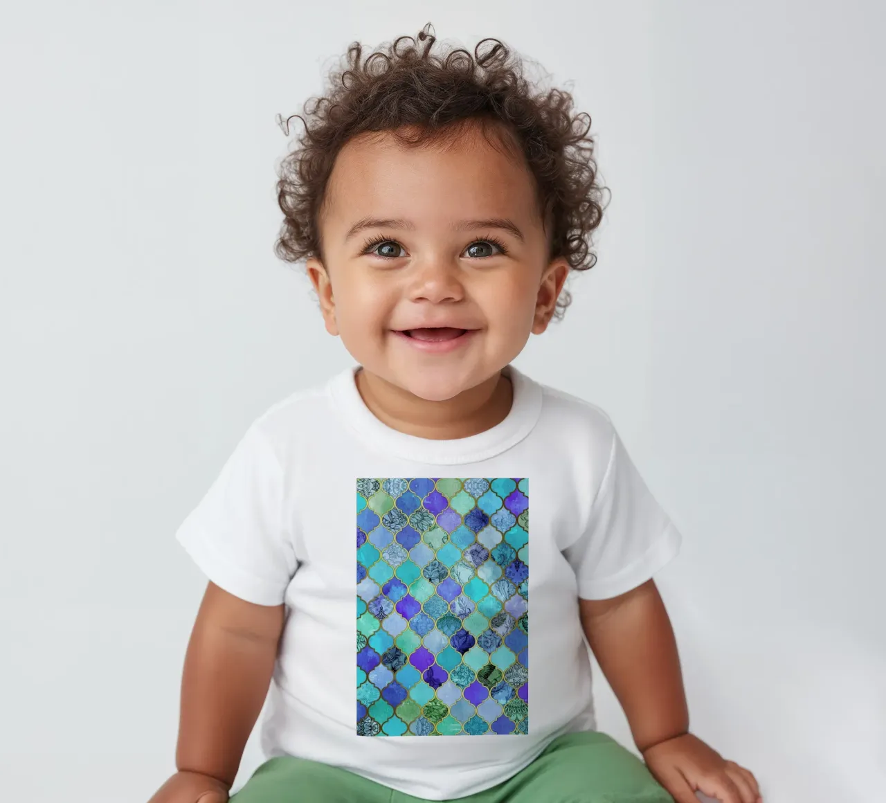 Cobalt Moroccan Tile Pattern camiseta de bebé de Micklyn Le Feuvre