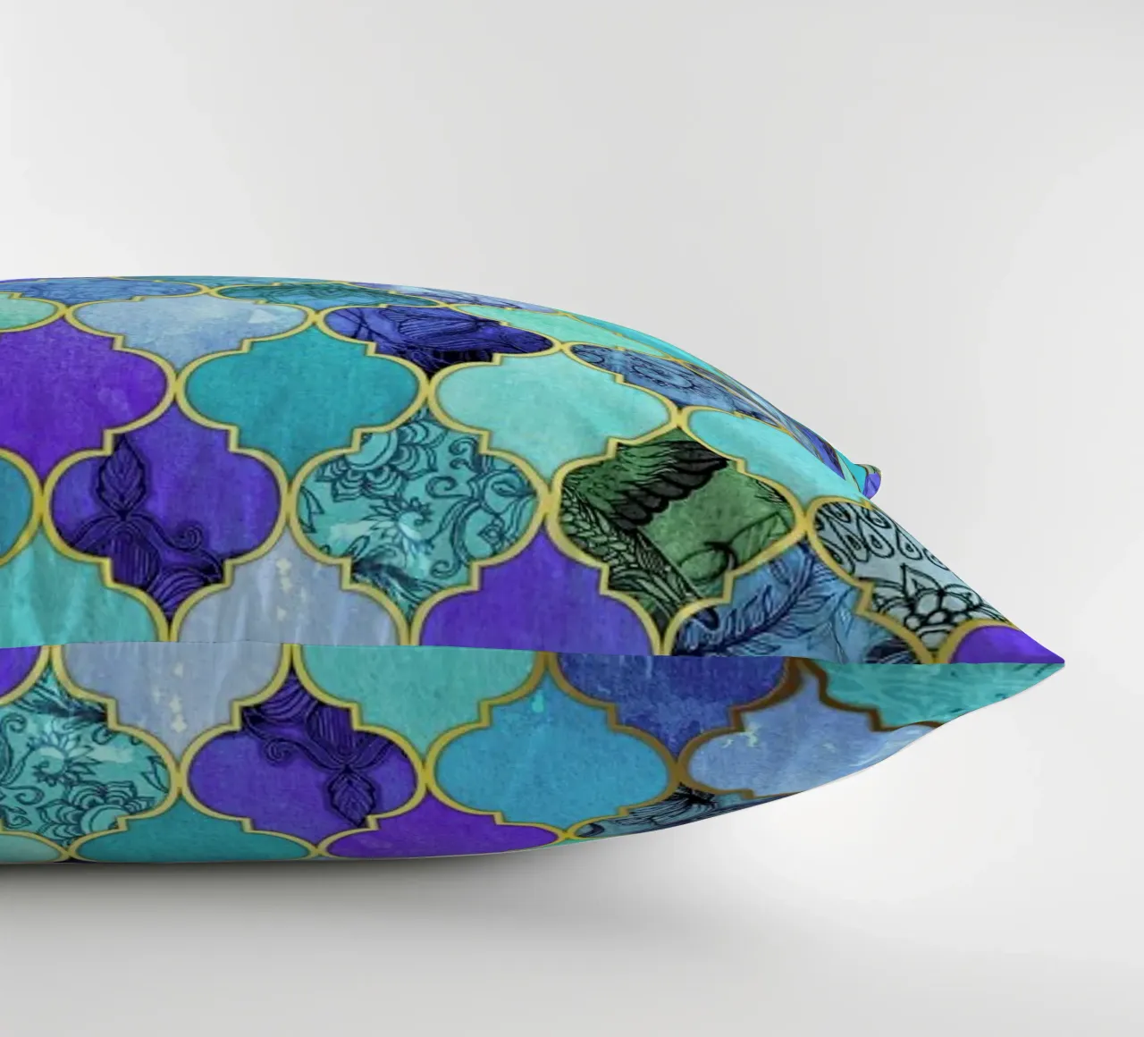 Cobalt Moroccan Tile Pattern cuscino da Micklyn Le Feuvre