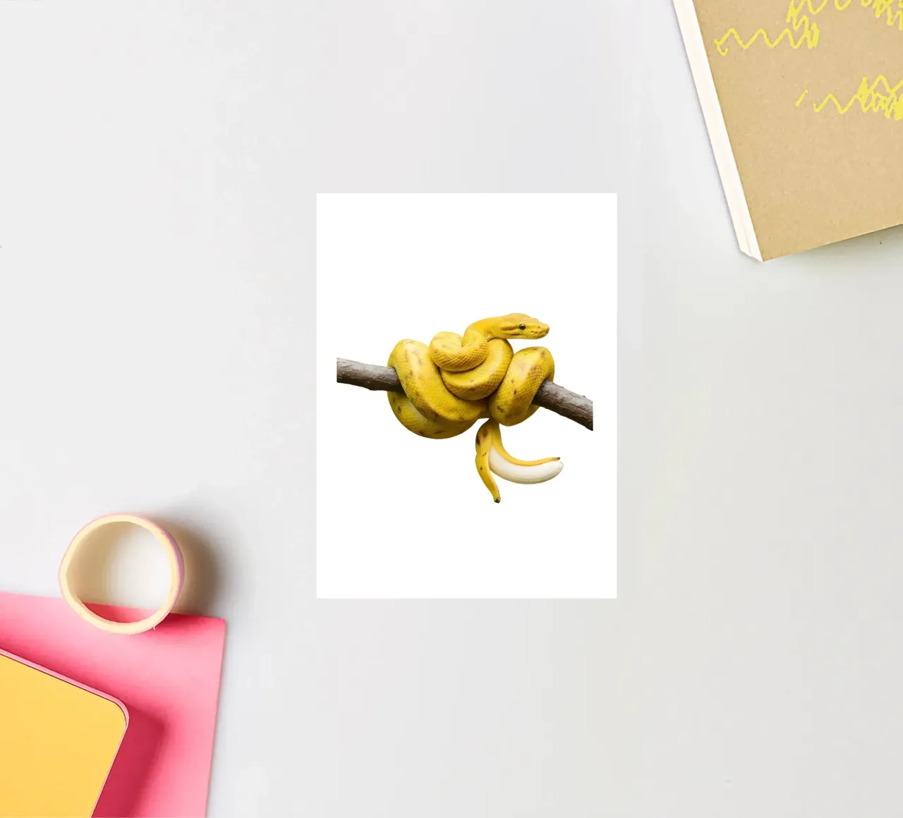 Miscela di serpenti banana - Divertente opera d'arte surreale sugli animali della frutta adesivo da Tasty Critter Creations