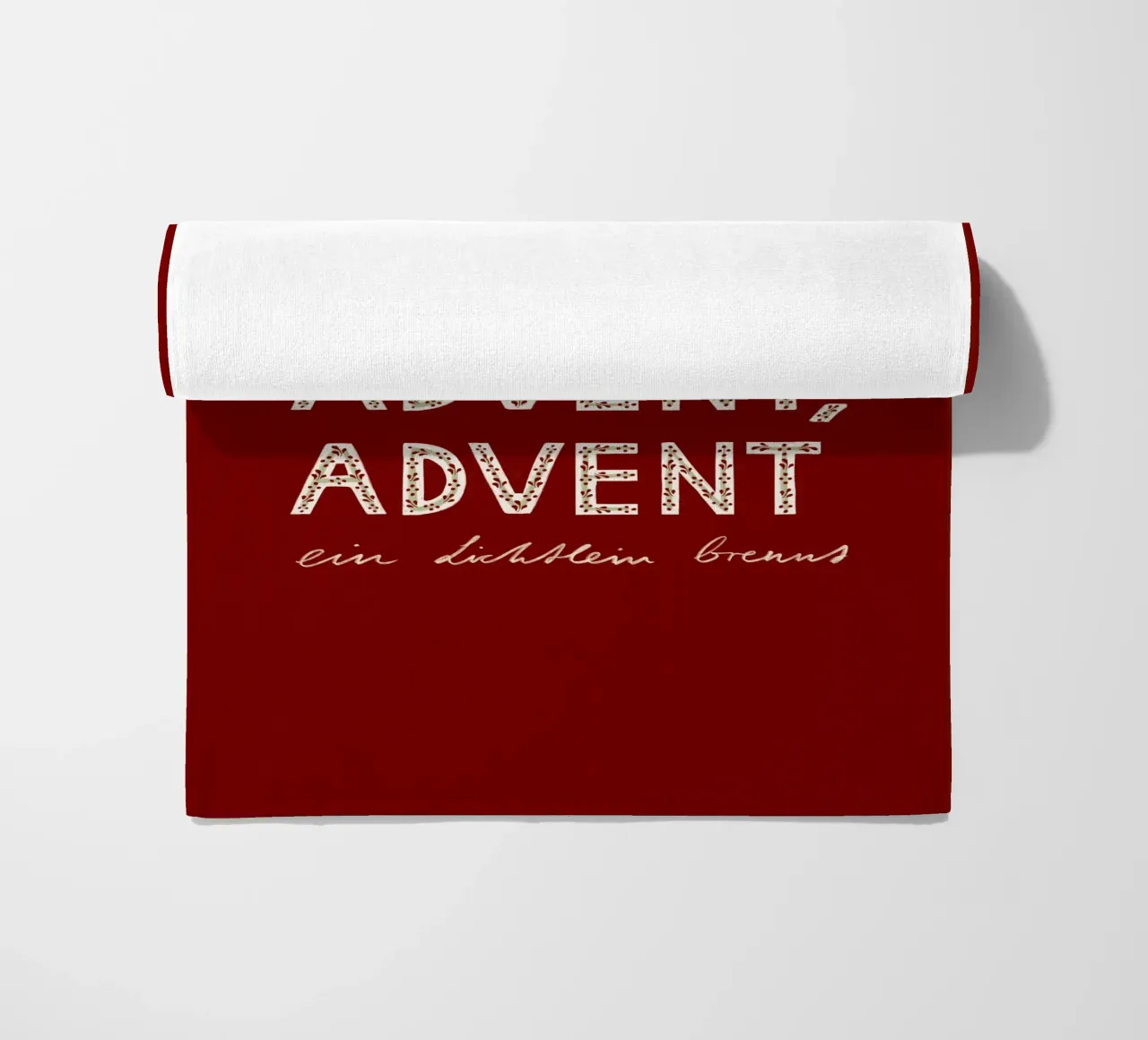 Advent, Advent, ein Lichtlein brennt Rot Strandtuch von Sophie Augustin Illustration