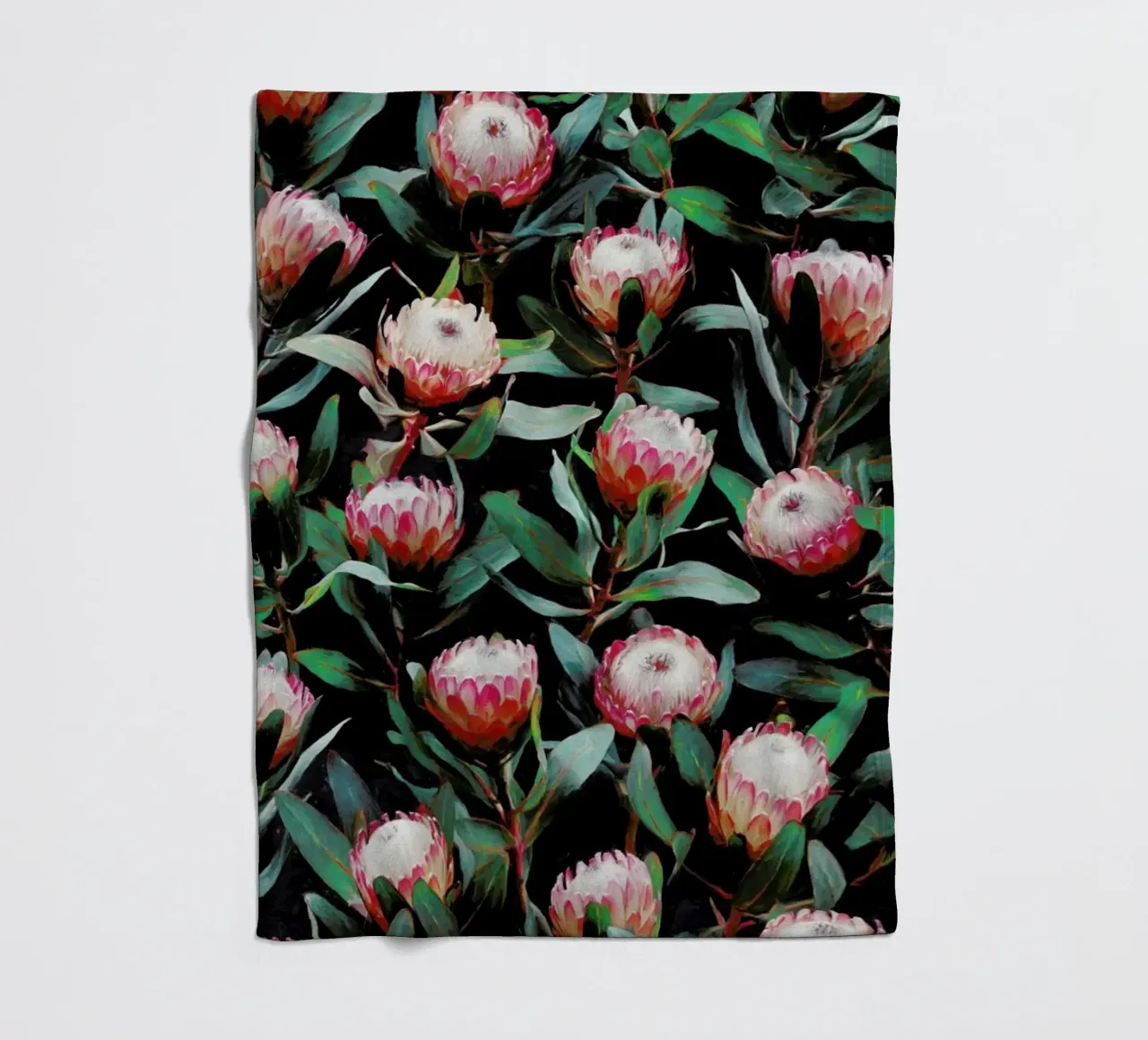 Evening Proteas in Color coperta in pile da Micklyn Le Feuvre