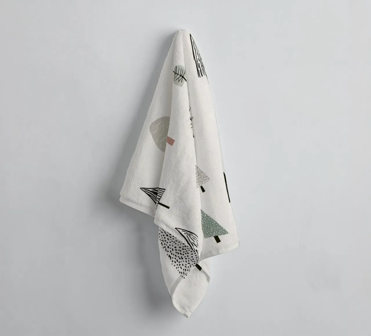 Paysage d'arbres en hiver serviette de bain de color&shape