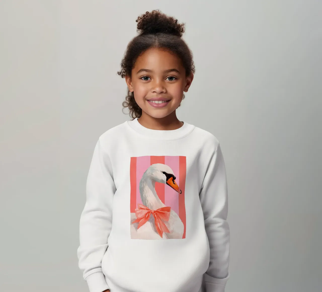 Elegant Swan with Coral Bow Art Print felpa bambino da Mai Design