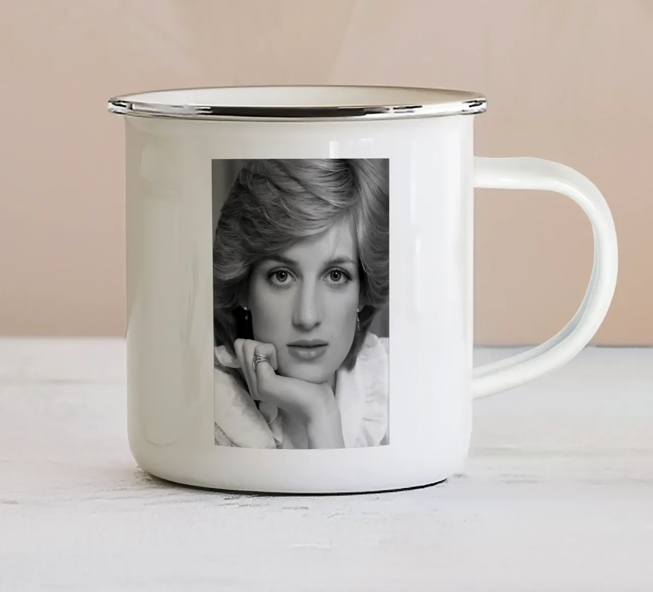 bella faccia diana tazza in smalto da BlogSawoo