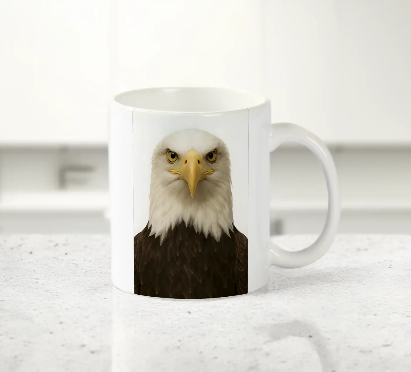 Ritratto iperrealistico di aquila calva tazza in ceramica da Happy Wild Prints