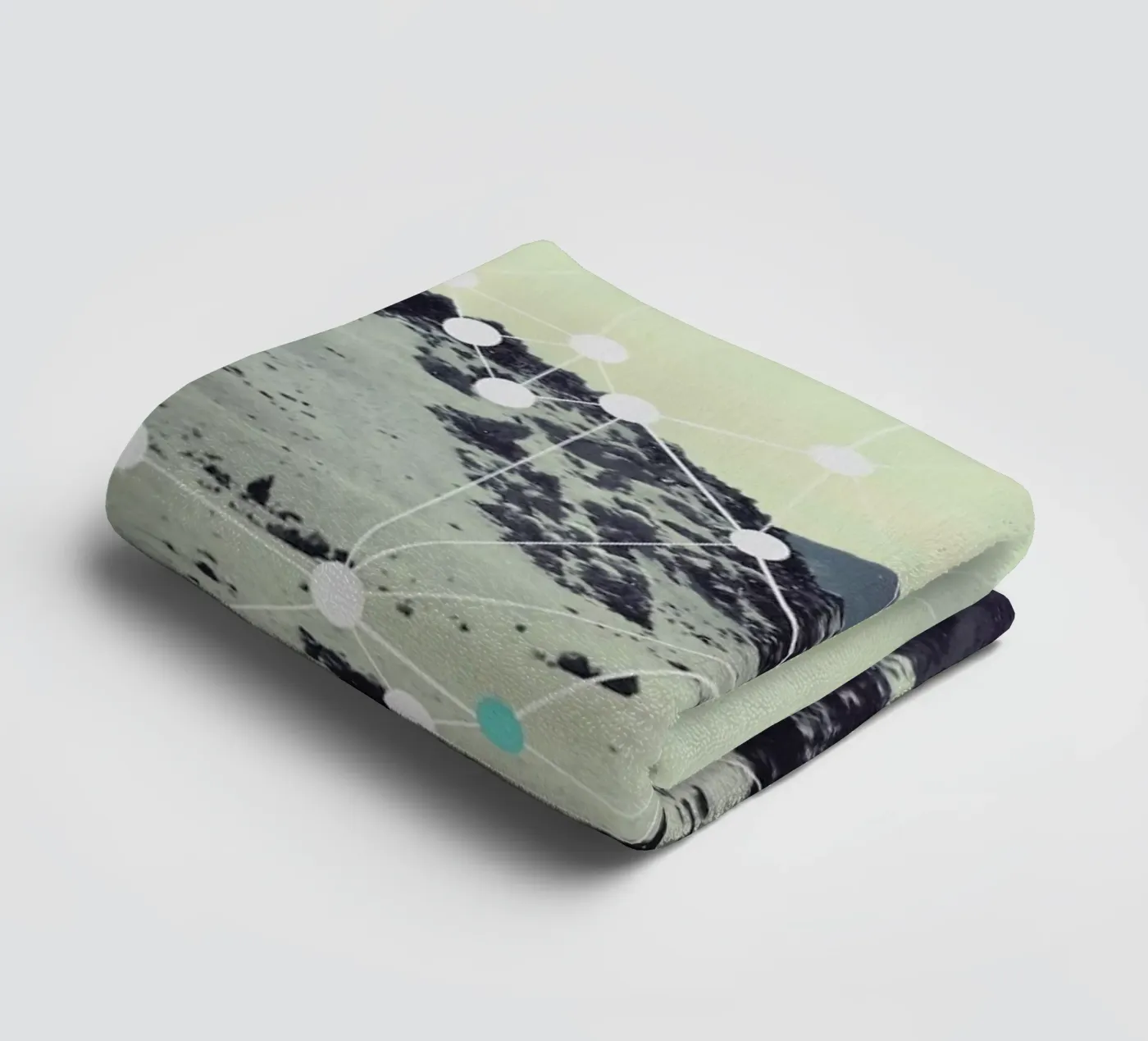 Netvaerk towel by Swen Swensøn