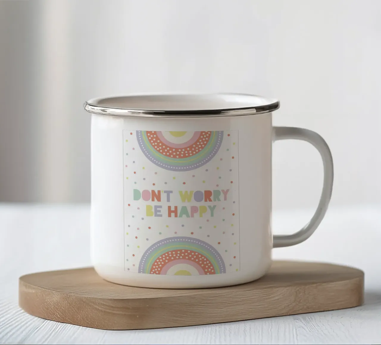 Non preoccuparti, sii felice tazza in smalto da Tiny Wonder Co.