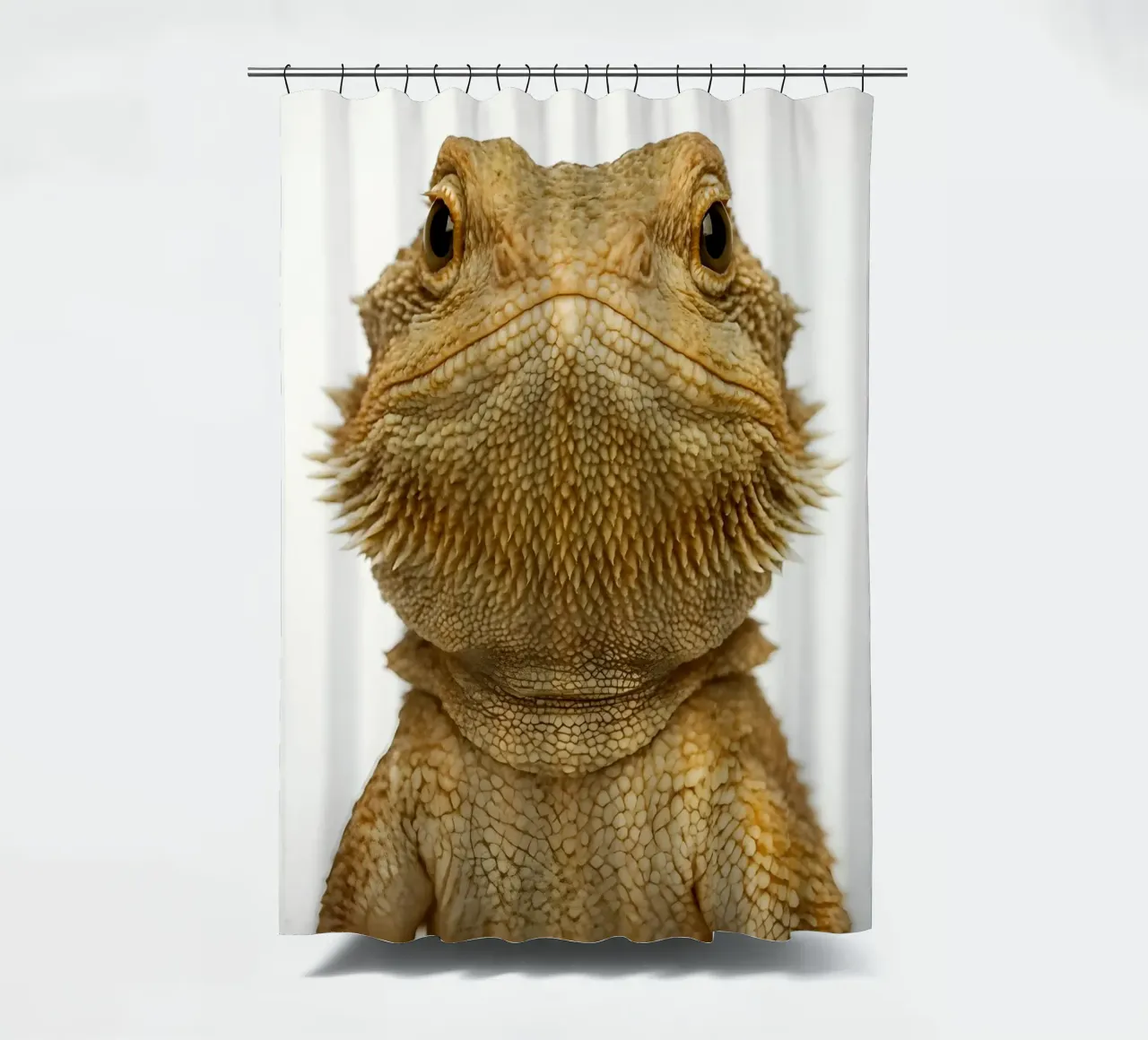 Ritratto di lucertola ultra-dettagliato - Macro arte della fauna selvatica nitida tenda da doccia da Happy Wild Prints