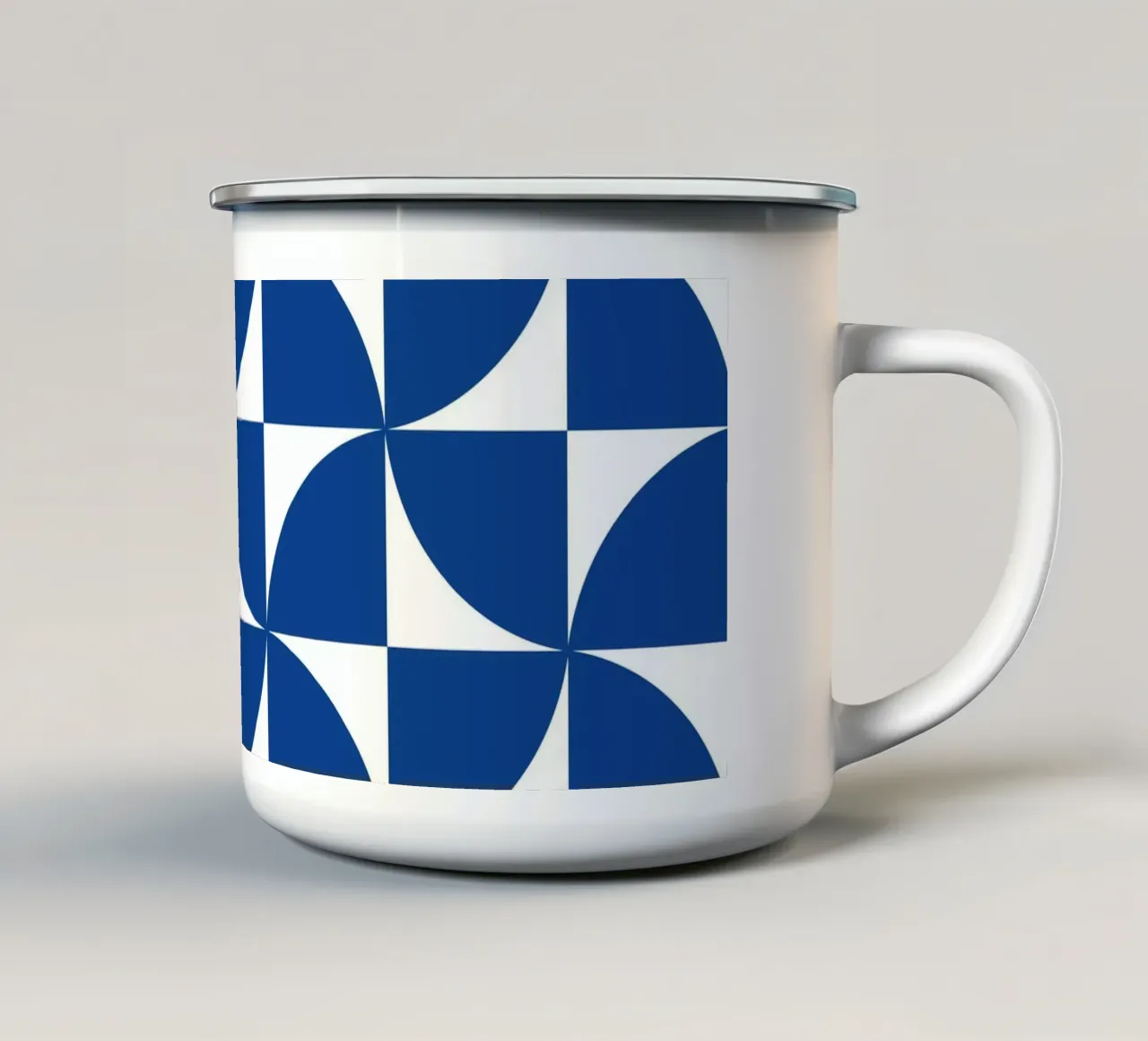 Modello Bauhaus blu di metà secolo tazza in smalto da Timeless moderna