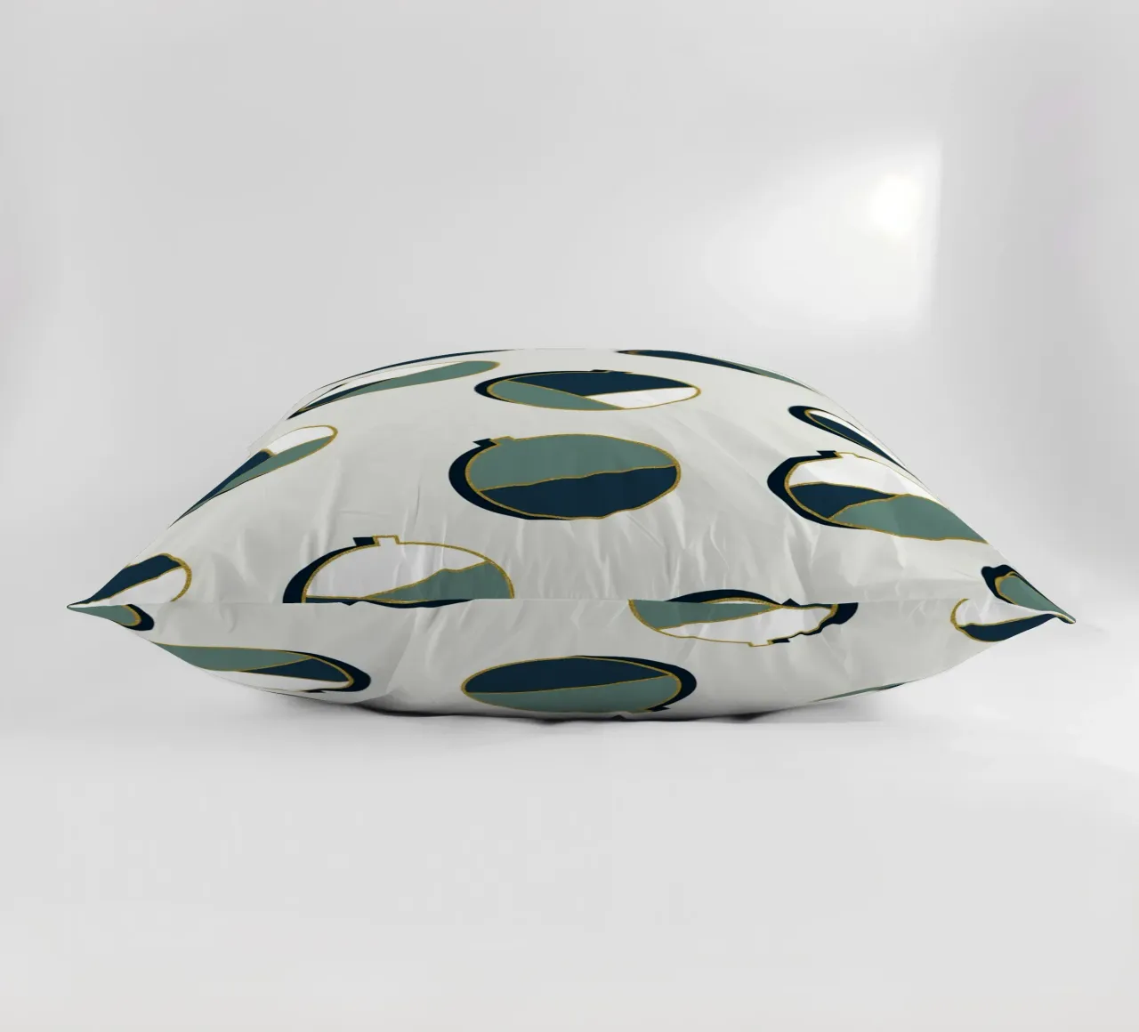 Xmas Balls Pattern cuscino da DesigndN Christmassy