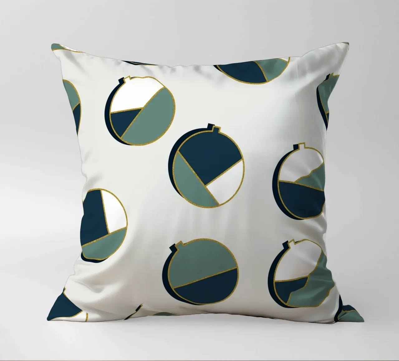 Xmas Balls Pattern cuscino da DesigndN Christmassy