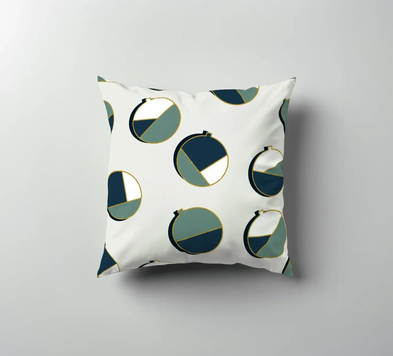 Xmas Balls Pattern cuscino da DesigndN Christmassy