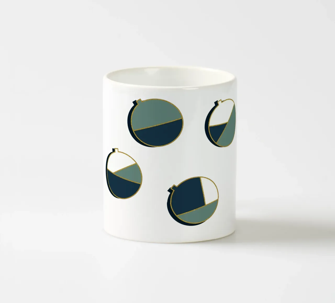 Xmas Balls Pattern tazza in ceramica da DesigndN Christmassy