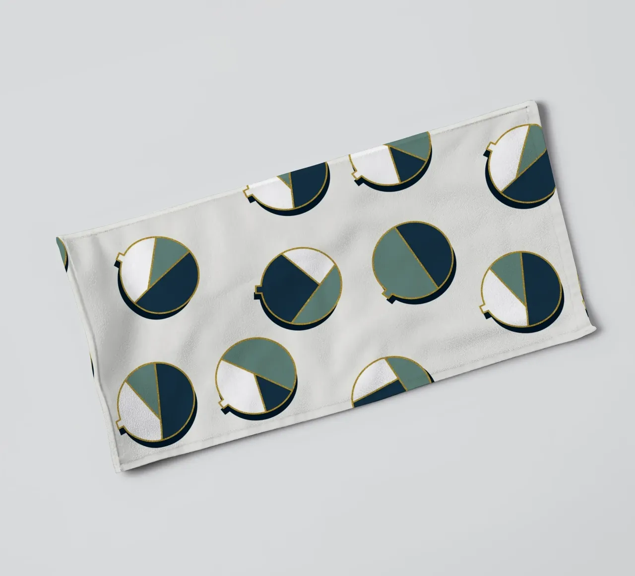 Xmas Balls Pattern asciugamano da bagno da DesigndN Christmassy