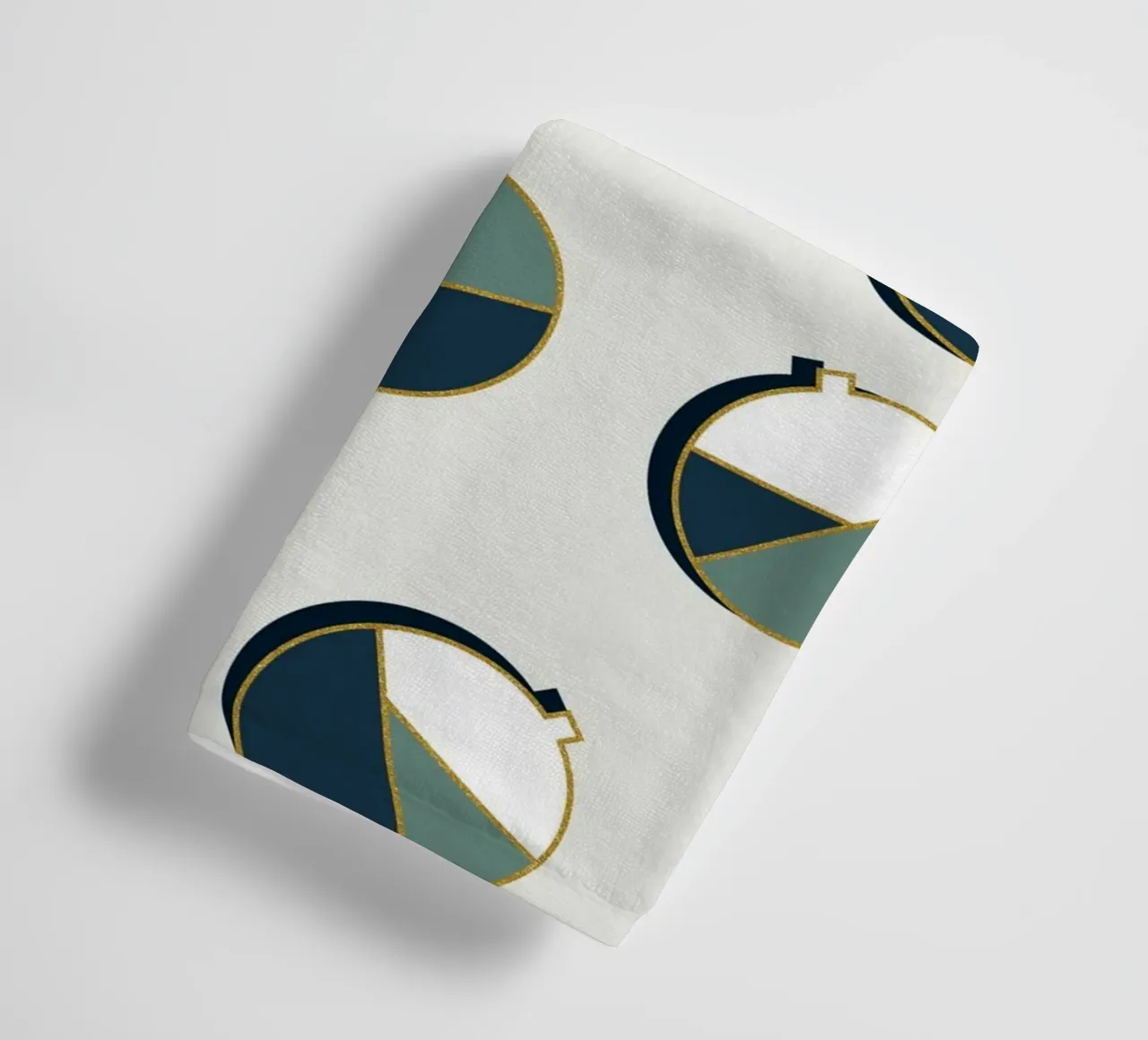 Xmas Balls Pattern asciugamano da bagno da DesigndN Christmassy