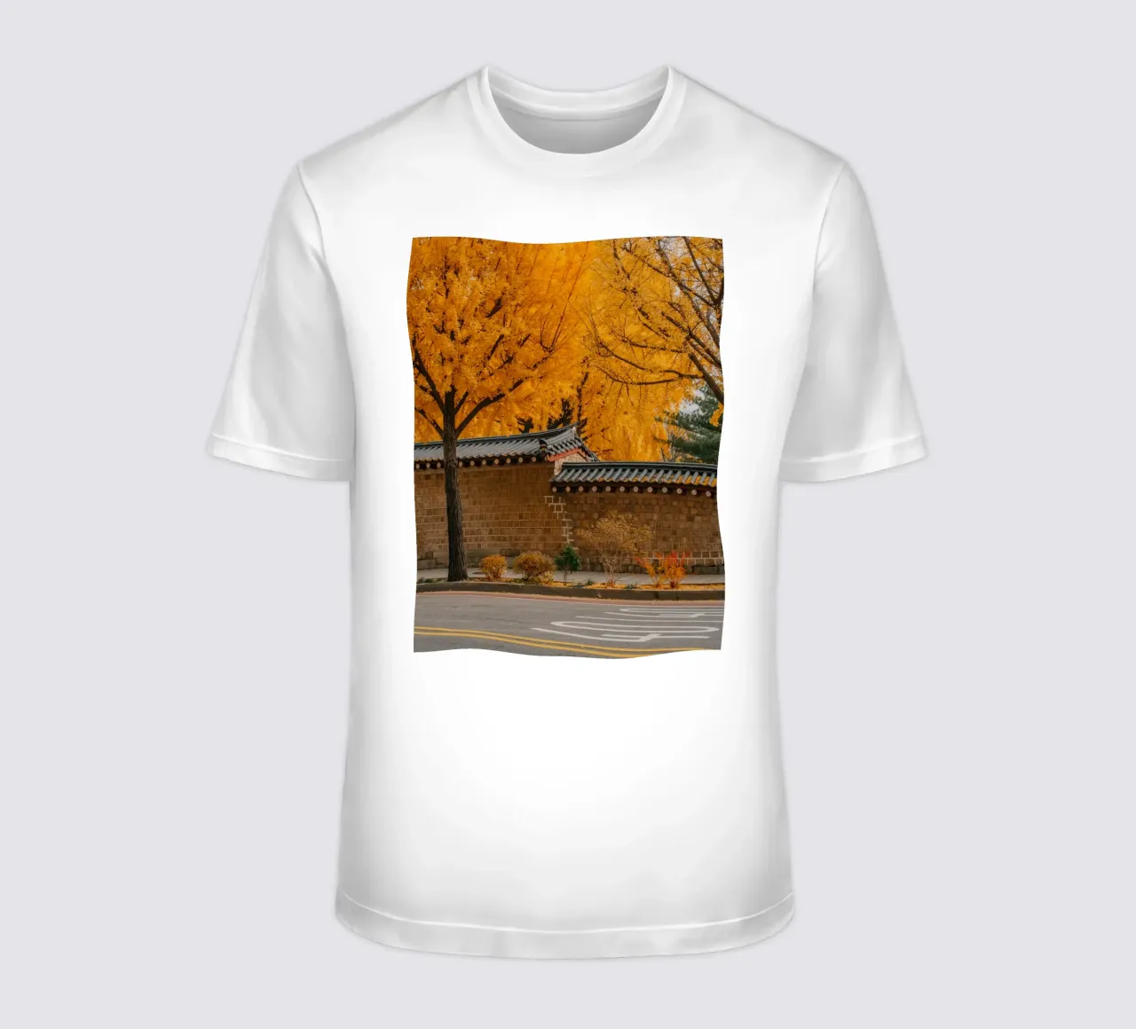 Alberi di ginkgo dorati a Seul, Corea del Sud t-shirt da mbgraphx2
