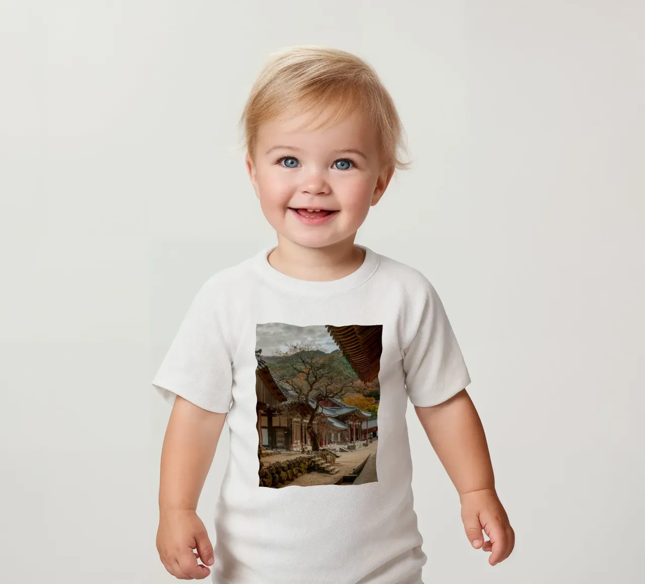 Vecchio albero del tempio di Hwaeomsa, Corea del Sud maglietta neonato da mbgraphx2