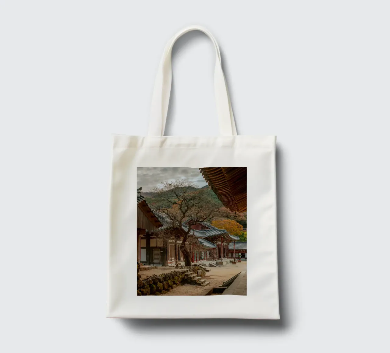 Vecchio albero del tempio di Hwaeomsa, Corea del Sud borsa in juta da mbgraphx2