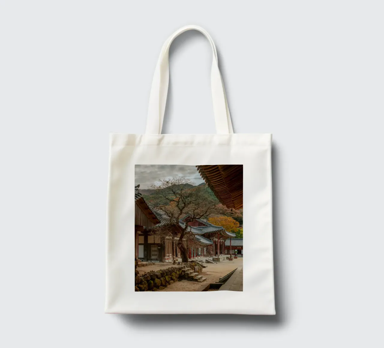 Vecchio albero del tempio di Hwaeomsa, Corea del Sud borsa in juta da mbgraphx2