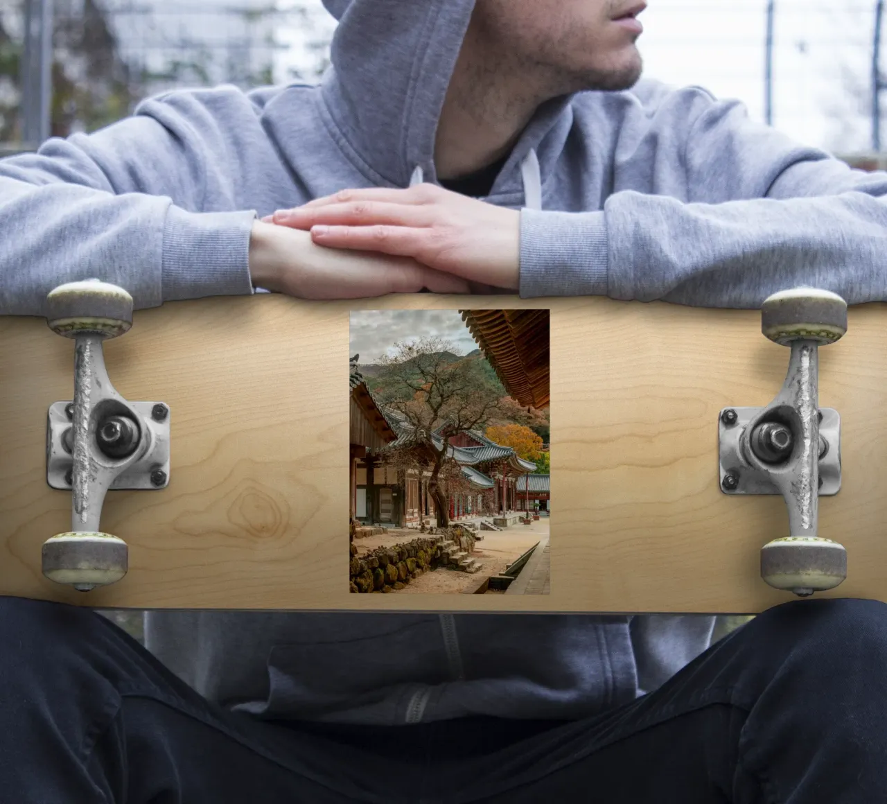 Vecchio albero del tempio di Hwaeomsa, Corea del Sud adesivo da mbgraphx2