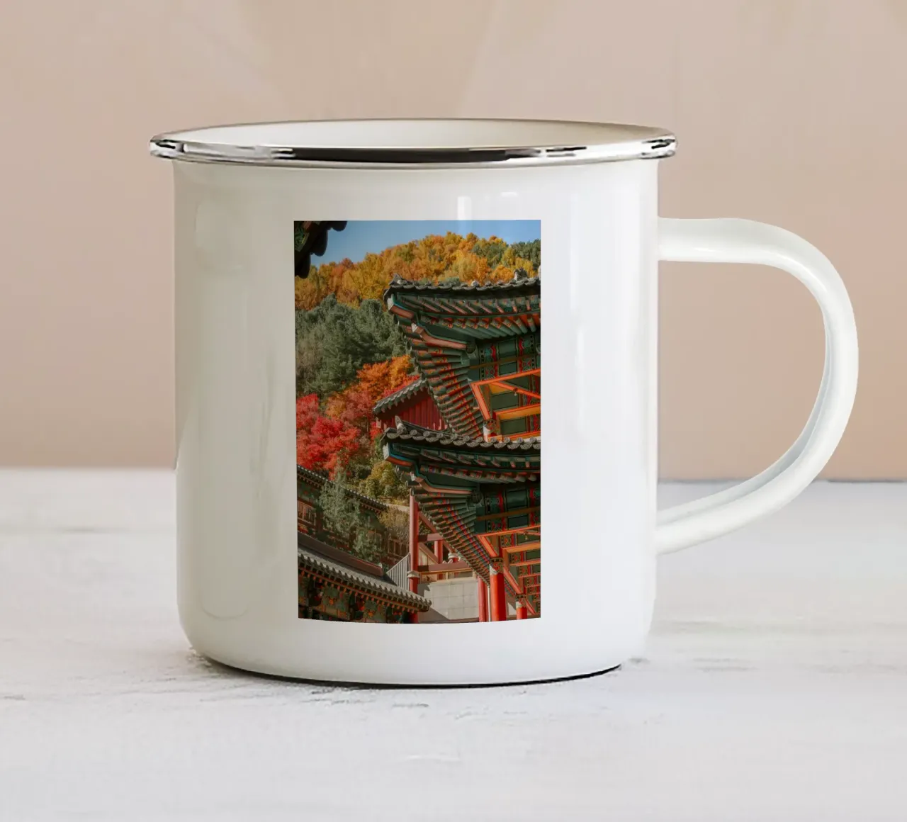 I tetti dei templi coreani in autunno tazza in smalto da mbgraphx2