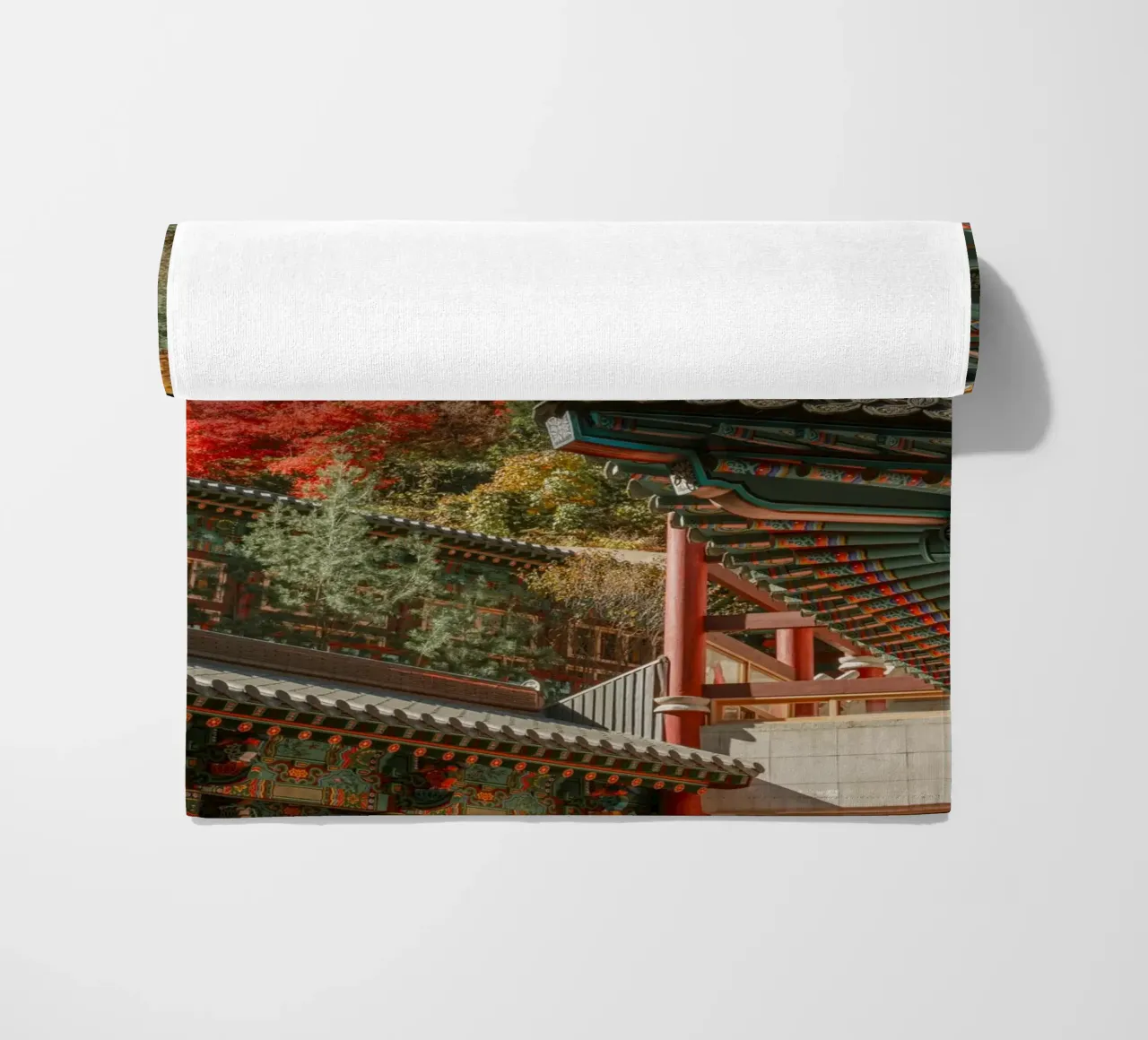 I tetti dei templi coreani in autunno telo mare da mbgraphx2