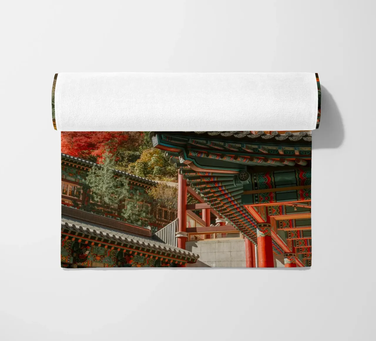 I tetti dei templi coreani in autunno telo mare da mbgraphx2