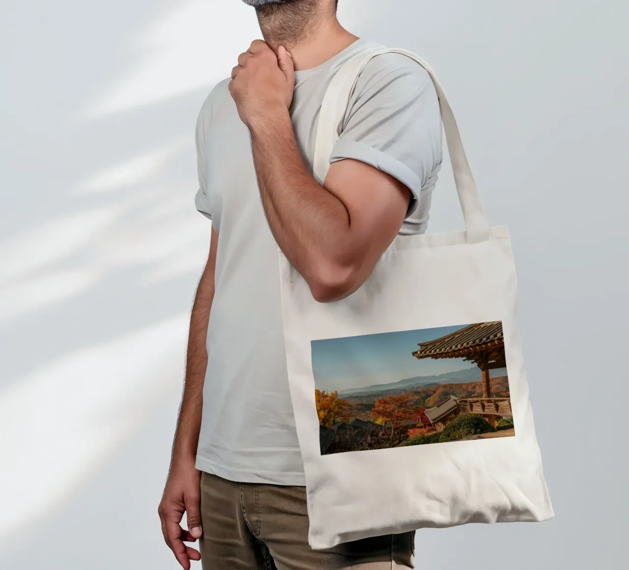 Paesaggio autunnale dal tempio di Buseoksa, Corea del Sud borsa in juta da mbgraphx2