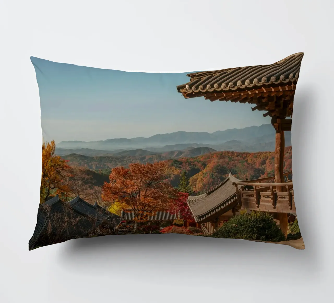 Paesaggio autunnale dal tempio di Buseoksa, Corea del Sud cuscino da mbgraphx2