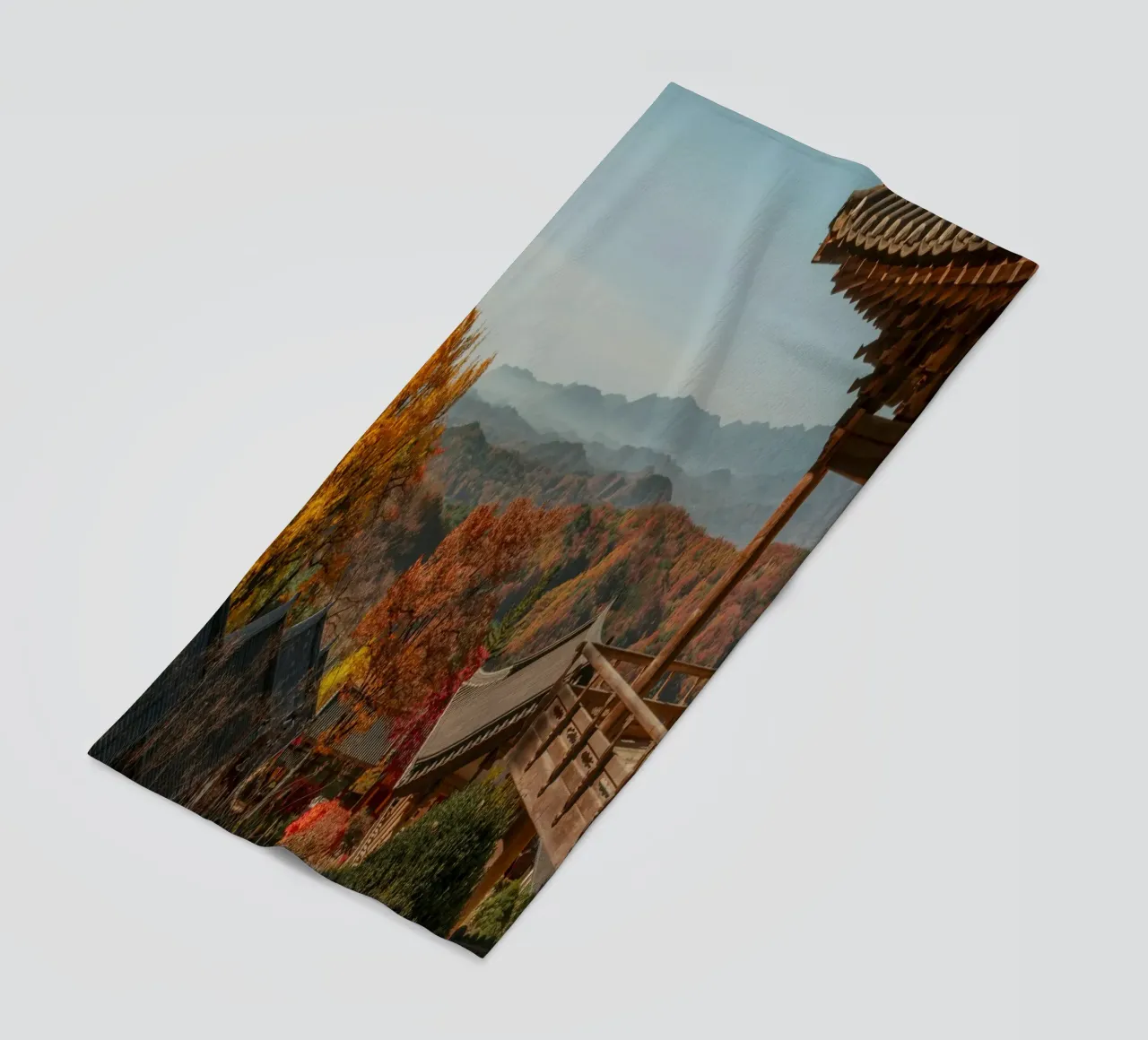 Paesaggio autunnale dal tempio di Buseoksa, Corea del Sud telo mare da mbgraphx2