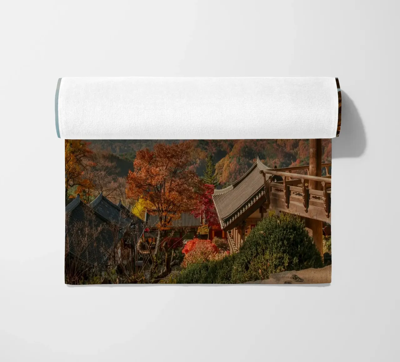 Paesaggio autunnale dal tempio di Buseoksa, Corea del Sud telo mare da mbgraphx2