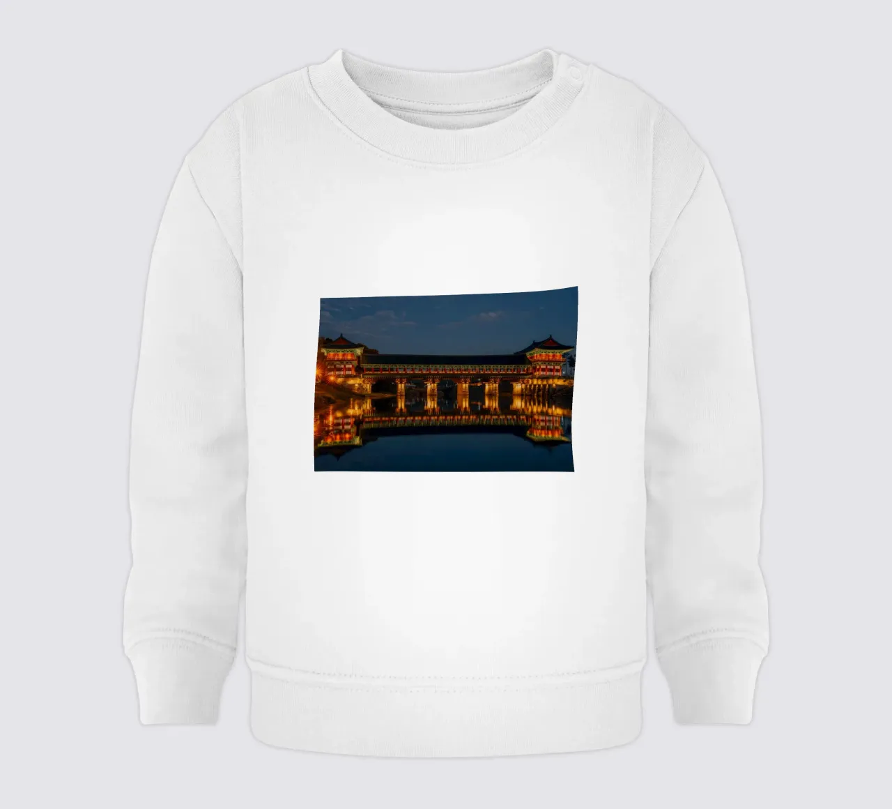 Il ponte Woljeonggyo di notte a Gyeongju, Corea del Sud felpa neonato da mbgraphx2