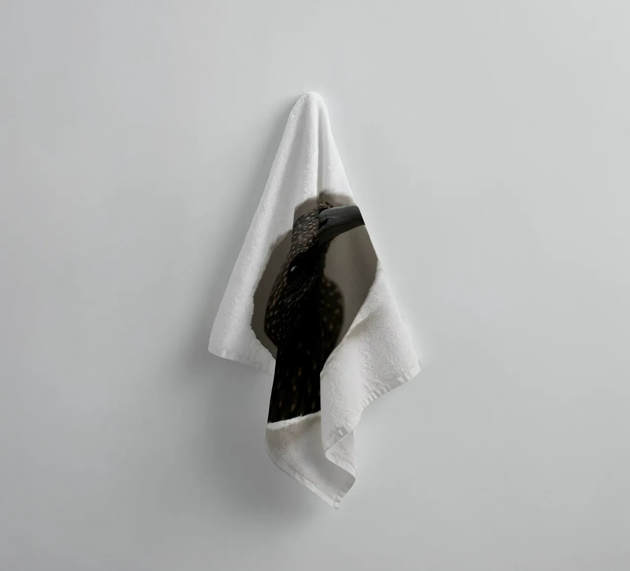 Starling Peek Art – Realistic Minimal Bird Print towel by Cut-out Critter Gallery