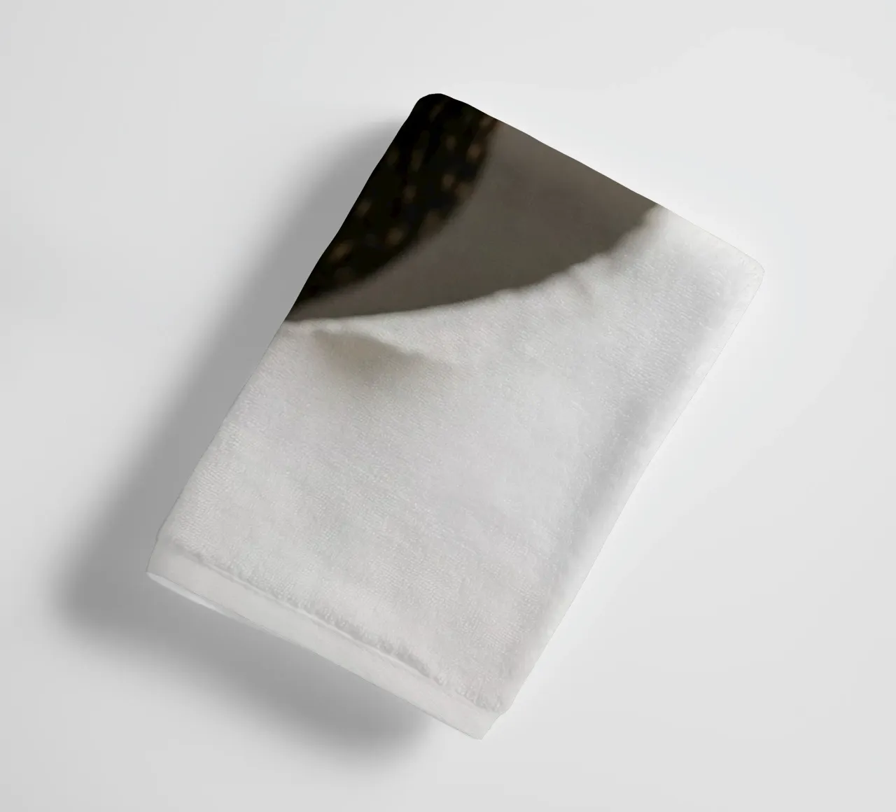 Starling Peek Art – Realistic Minimal Bird Print towel by Cut-out Critter Gallery