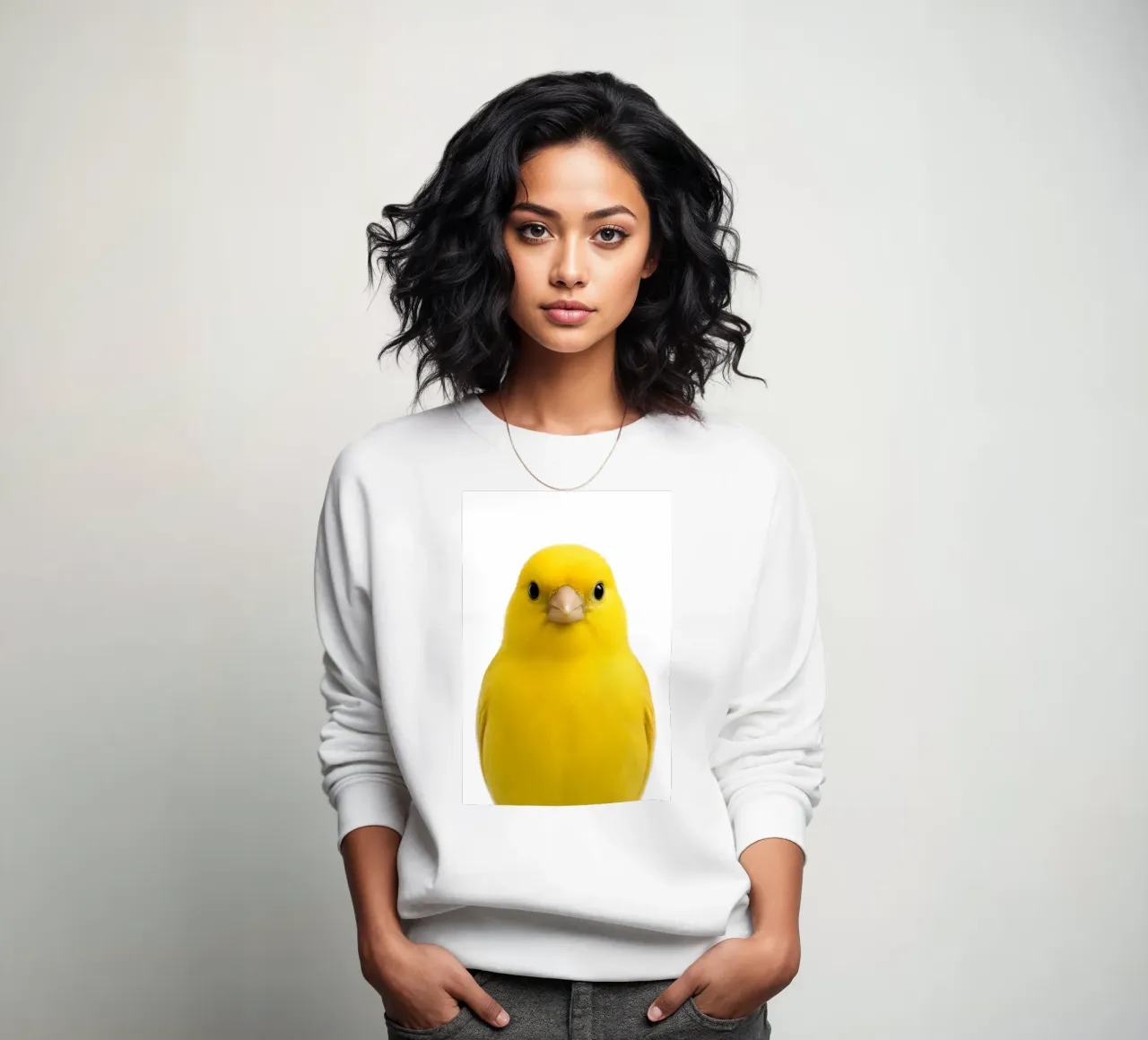 Portrait d'un mignon oiseau jaune - Minimalist Nature Art Print sweat de Happy Wild Prints