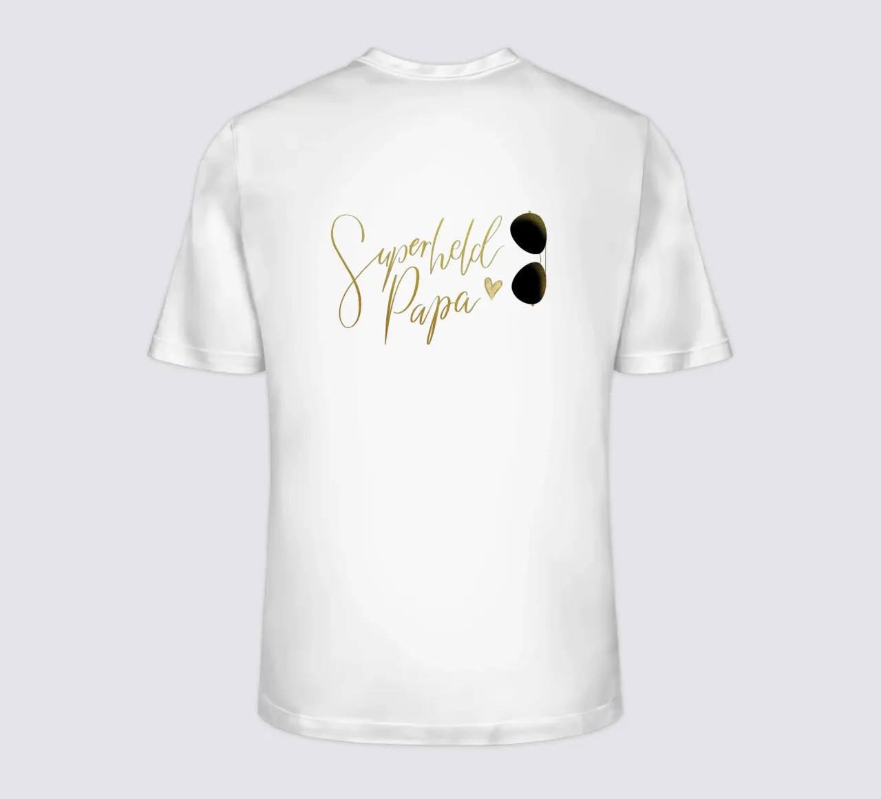 Superheld vader. Personaliseer je ontwerp voor je vader. t-shirt van CalliLetters