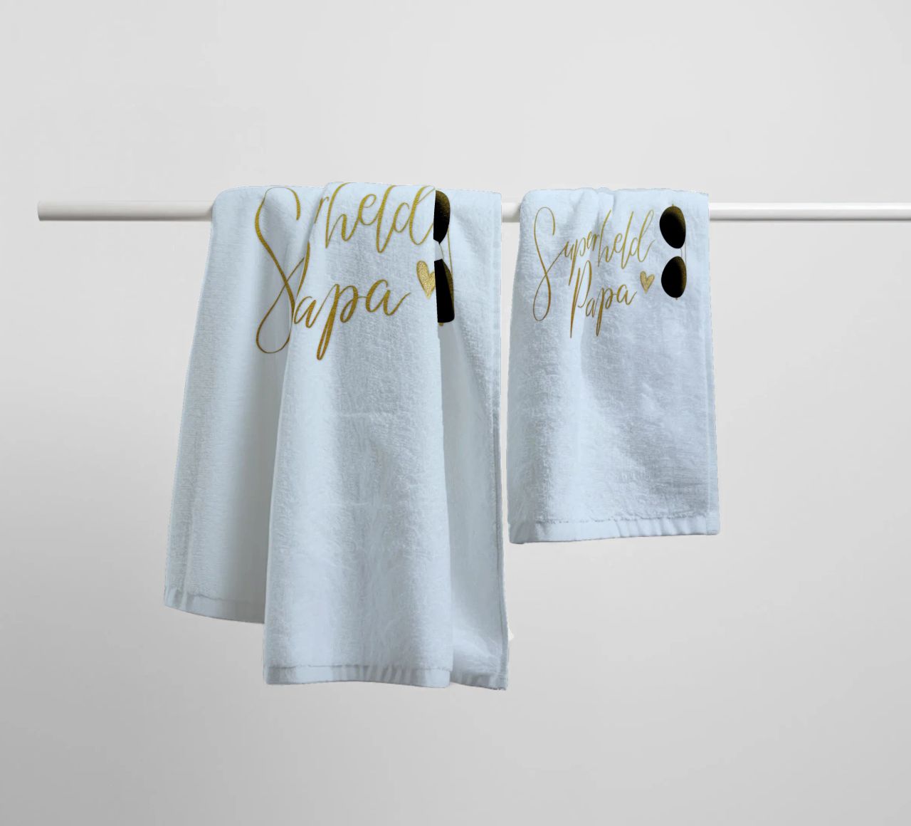 Superheld vader. Personaliseer je ontwerp voor je vader. badhanddoek van CalliLetters