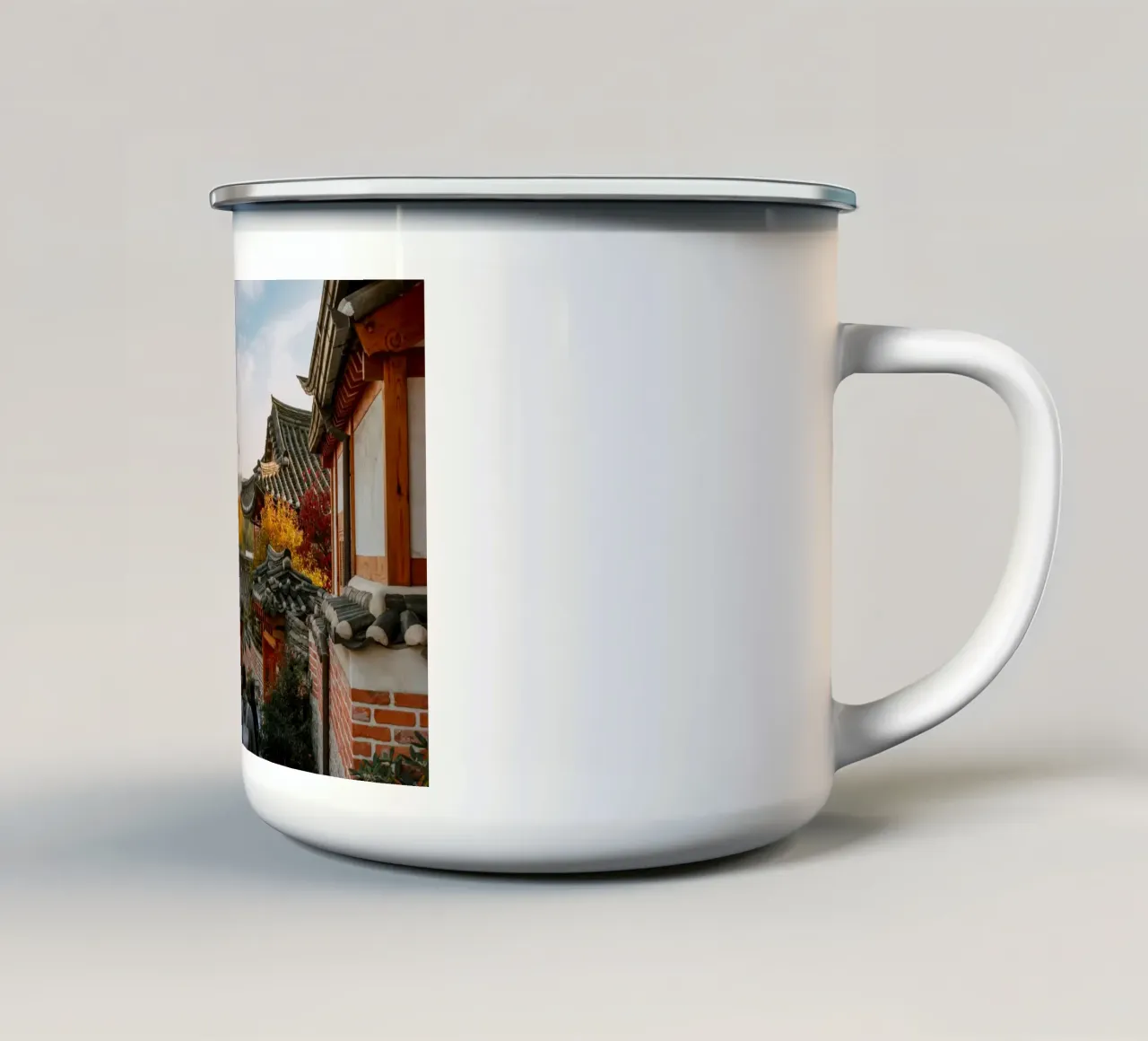 Tramonto autunnale al villaggio Hanok di Bukchon a Seul, Corea del Sud tazza in smalto da mbgraphx2