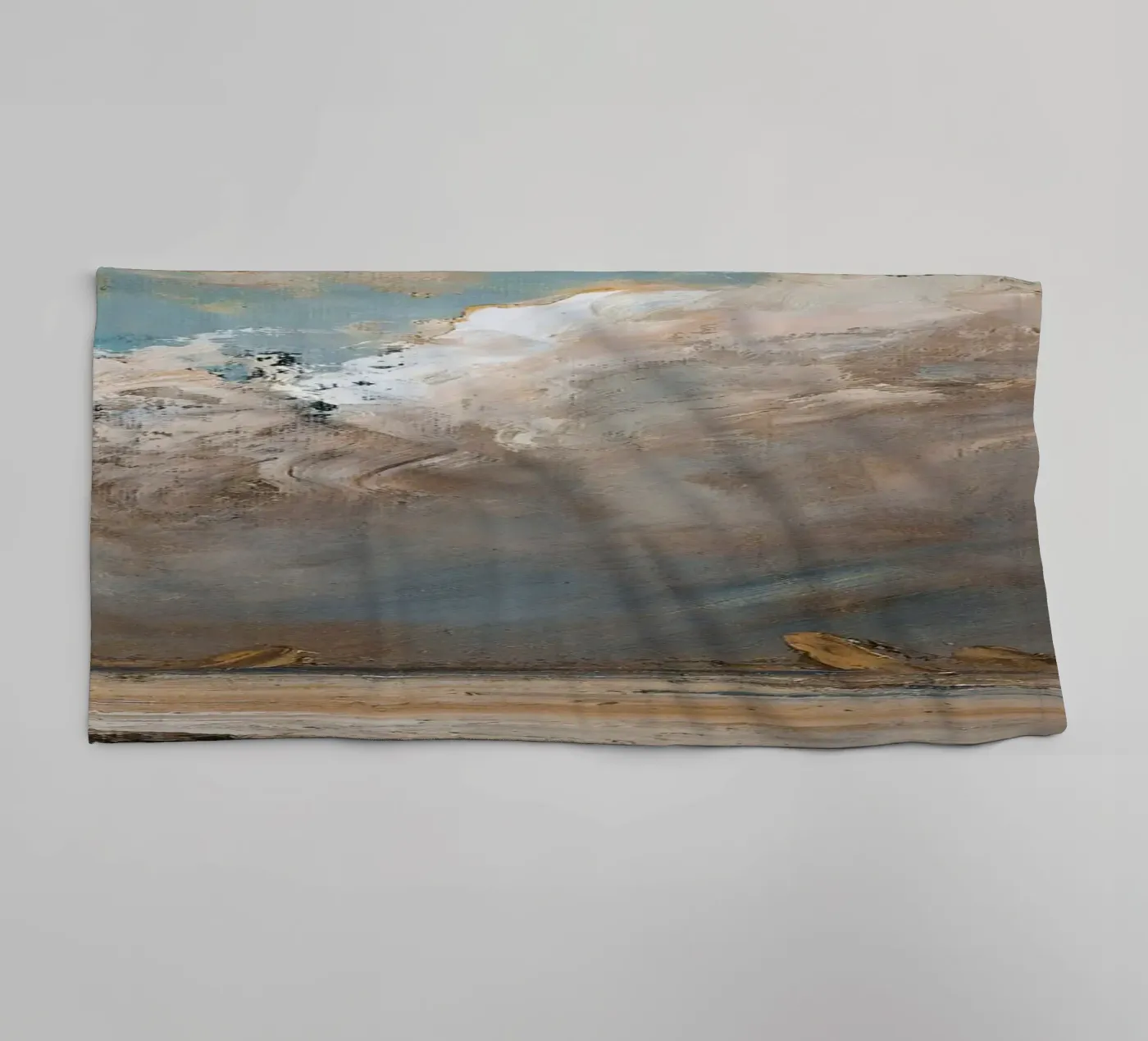 Dramatisch wolkenlandschap badhanddoek van Vintage Posters