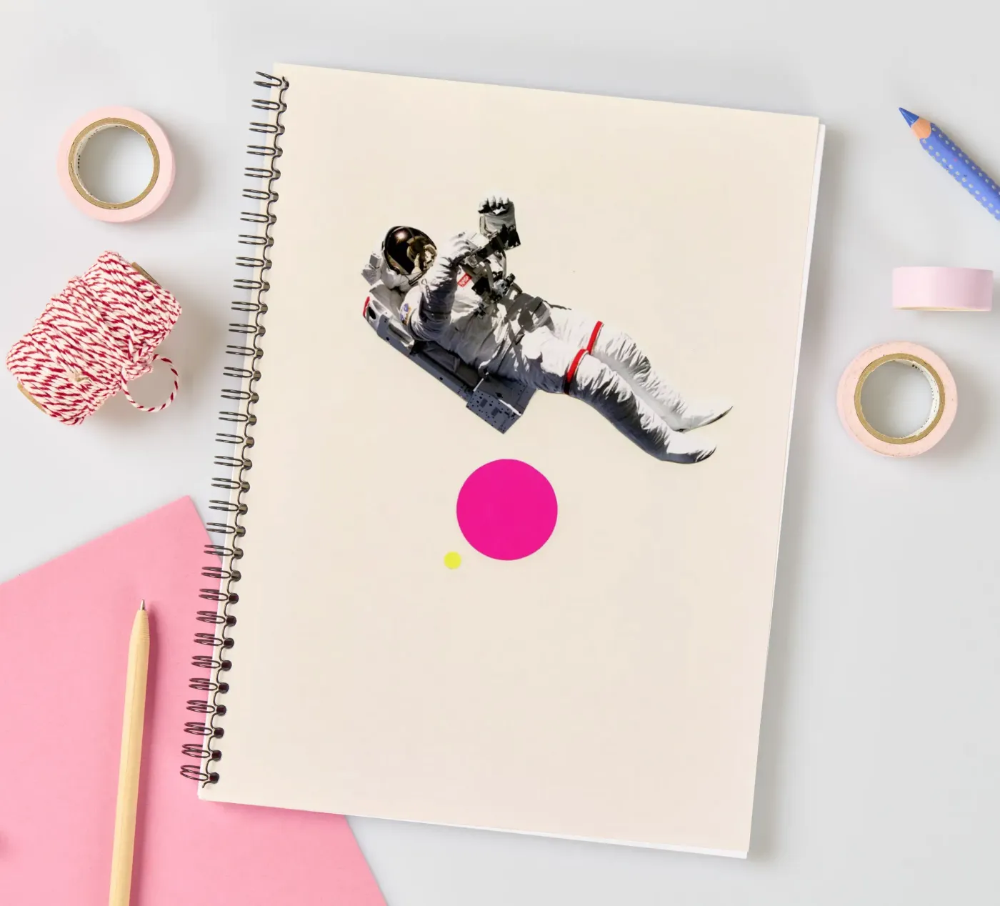 Float Ringbuch von Cassia Beck Collage