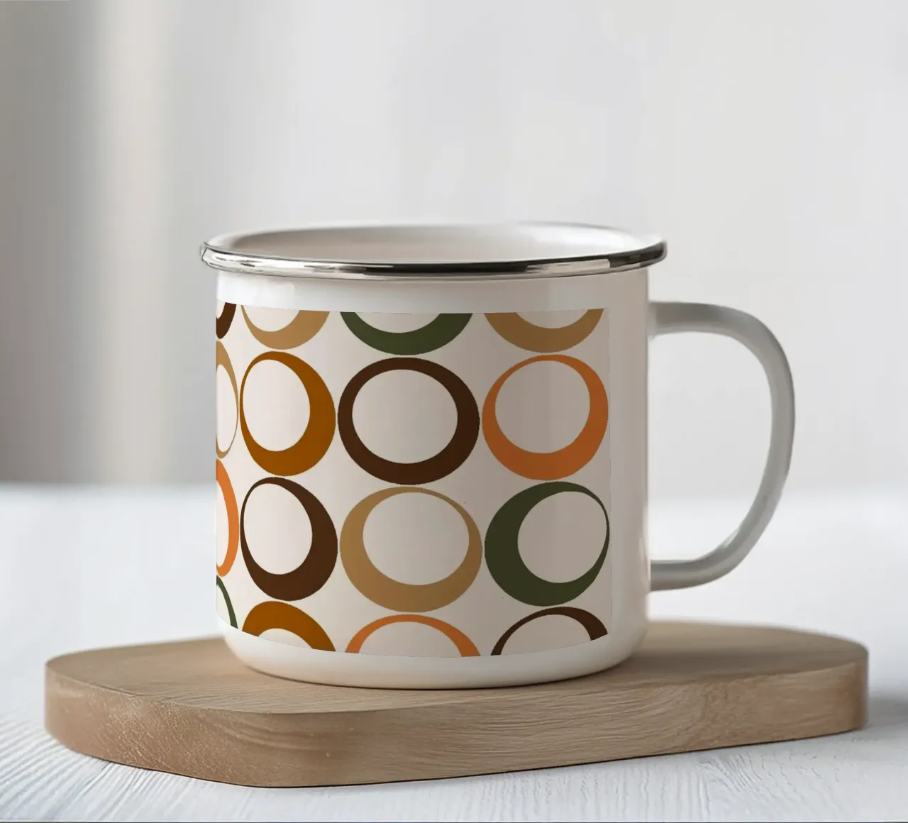 Loop colorati e lunatici Vibrazione nostalgica tazza in smalto da Timeless moderna