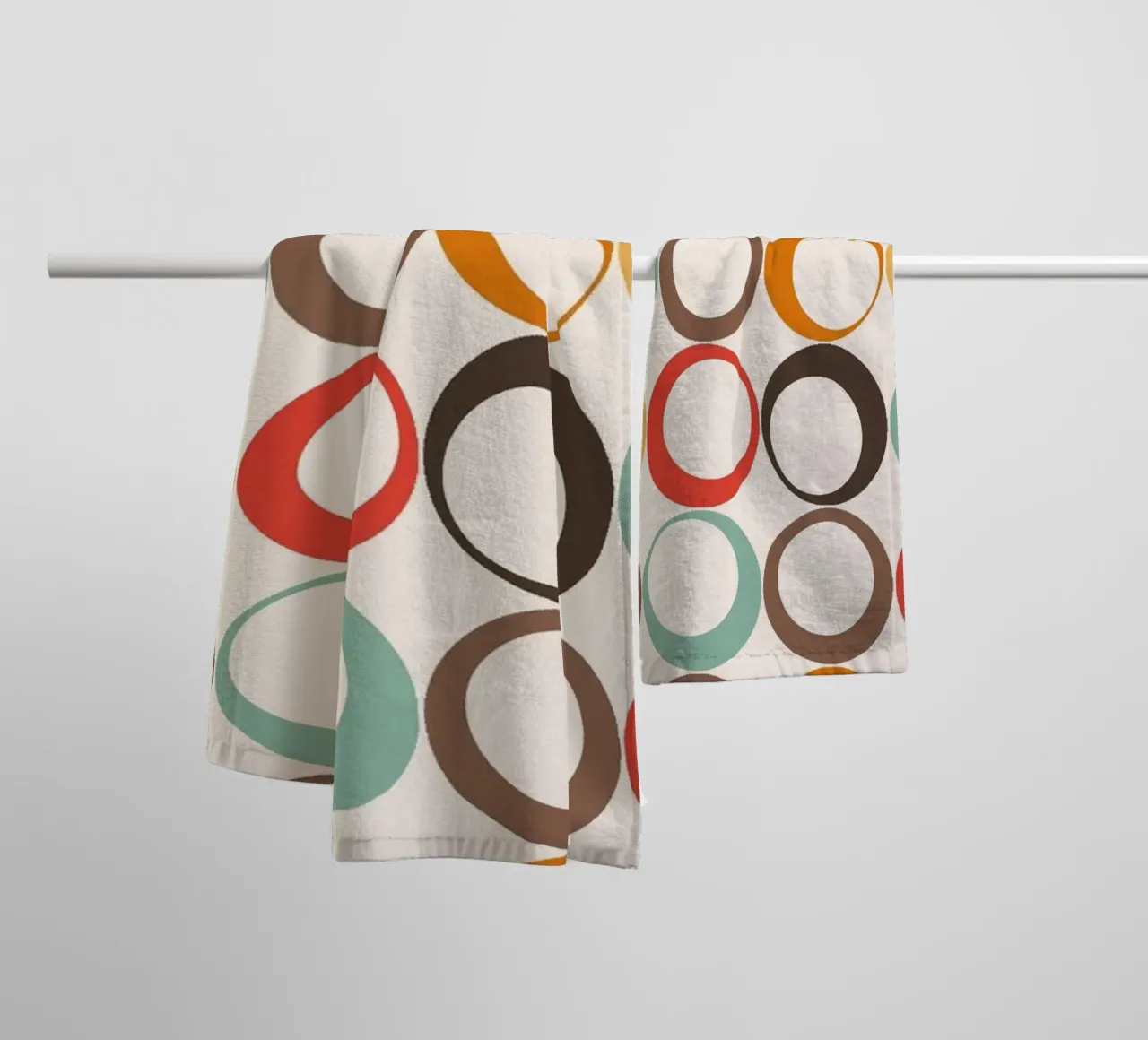 Loop retrò colorati Vibrazione nostalgica asciugamano da bagno da Timeless moderna