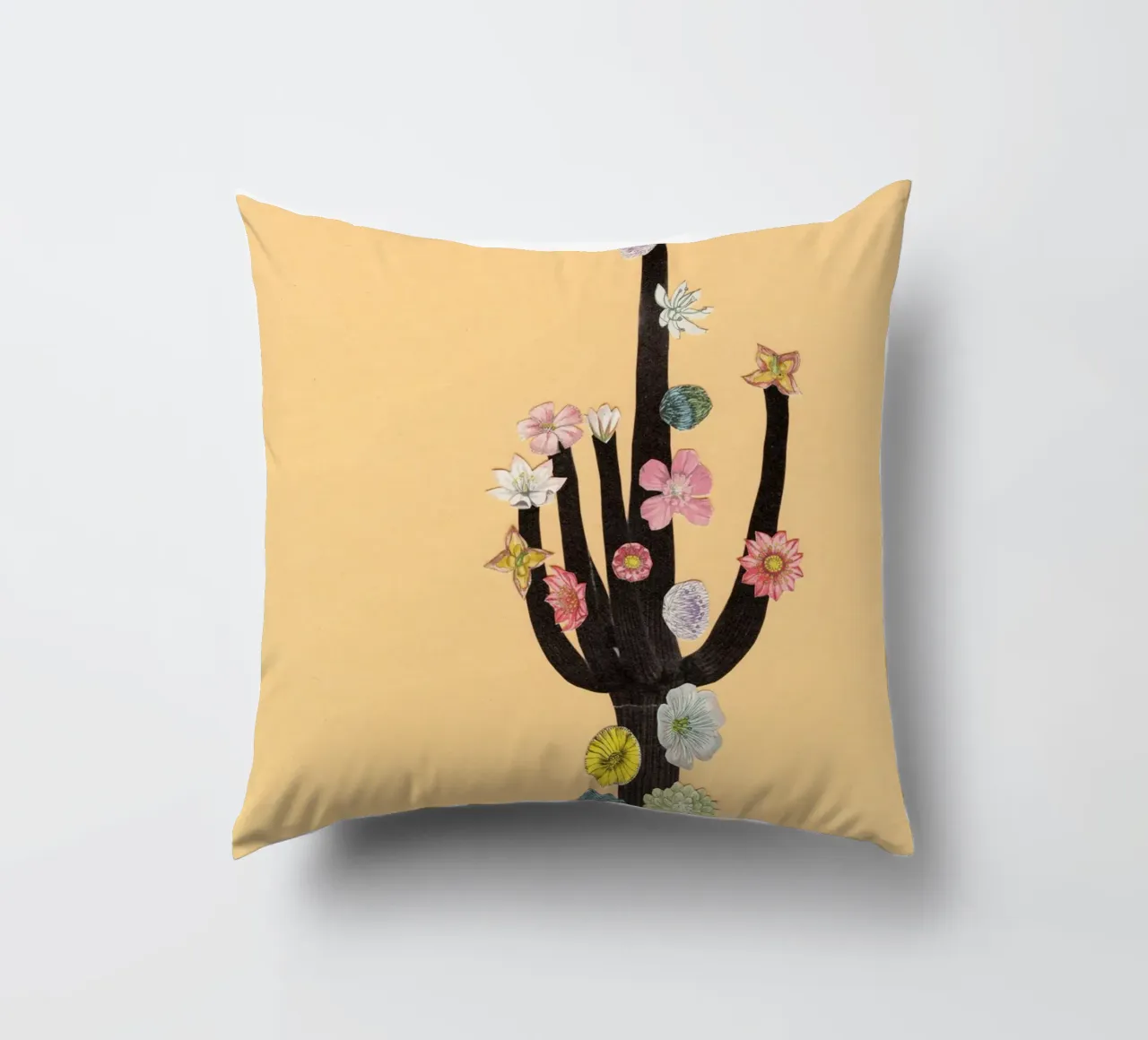 Cactus in fiore cuscino da Cassia Beck Collage